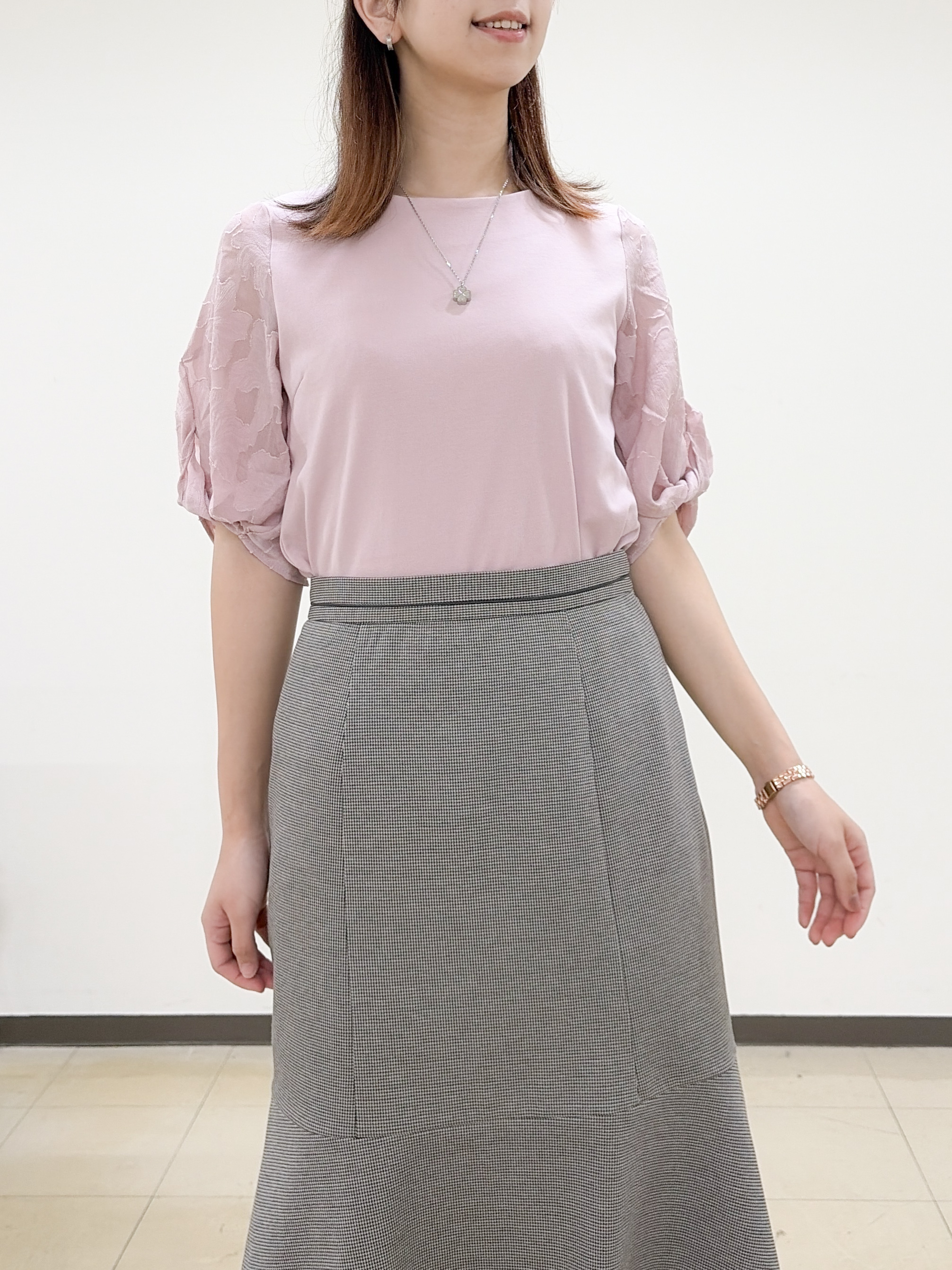yurinaさんの「index｜【接触冷感／UVケア】ジャカードドッキングスリーブトップス《洗濯機OK》」を使ったコーディネート