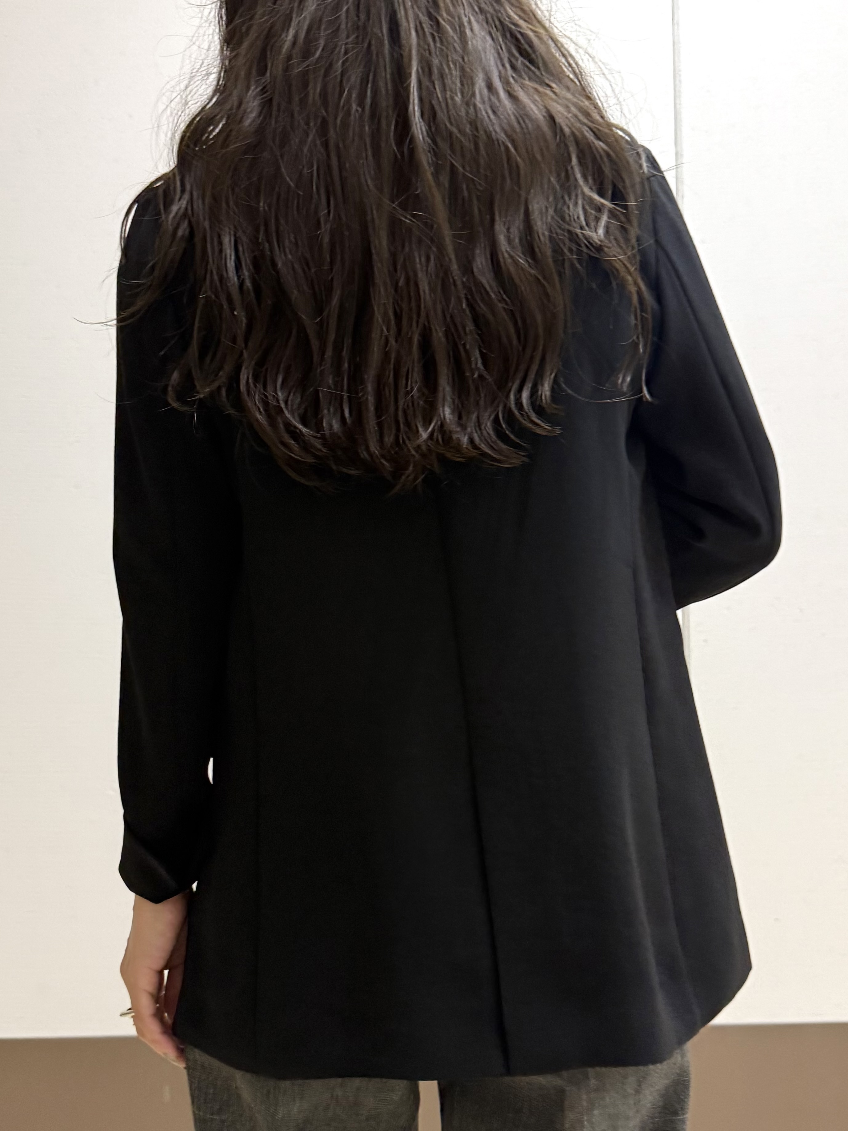 mamiさんの「INDIVI｜【体型カバー／洗える】シアードルマンニット」を使ったコーディネート
