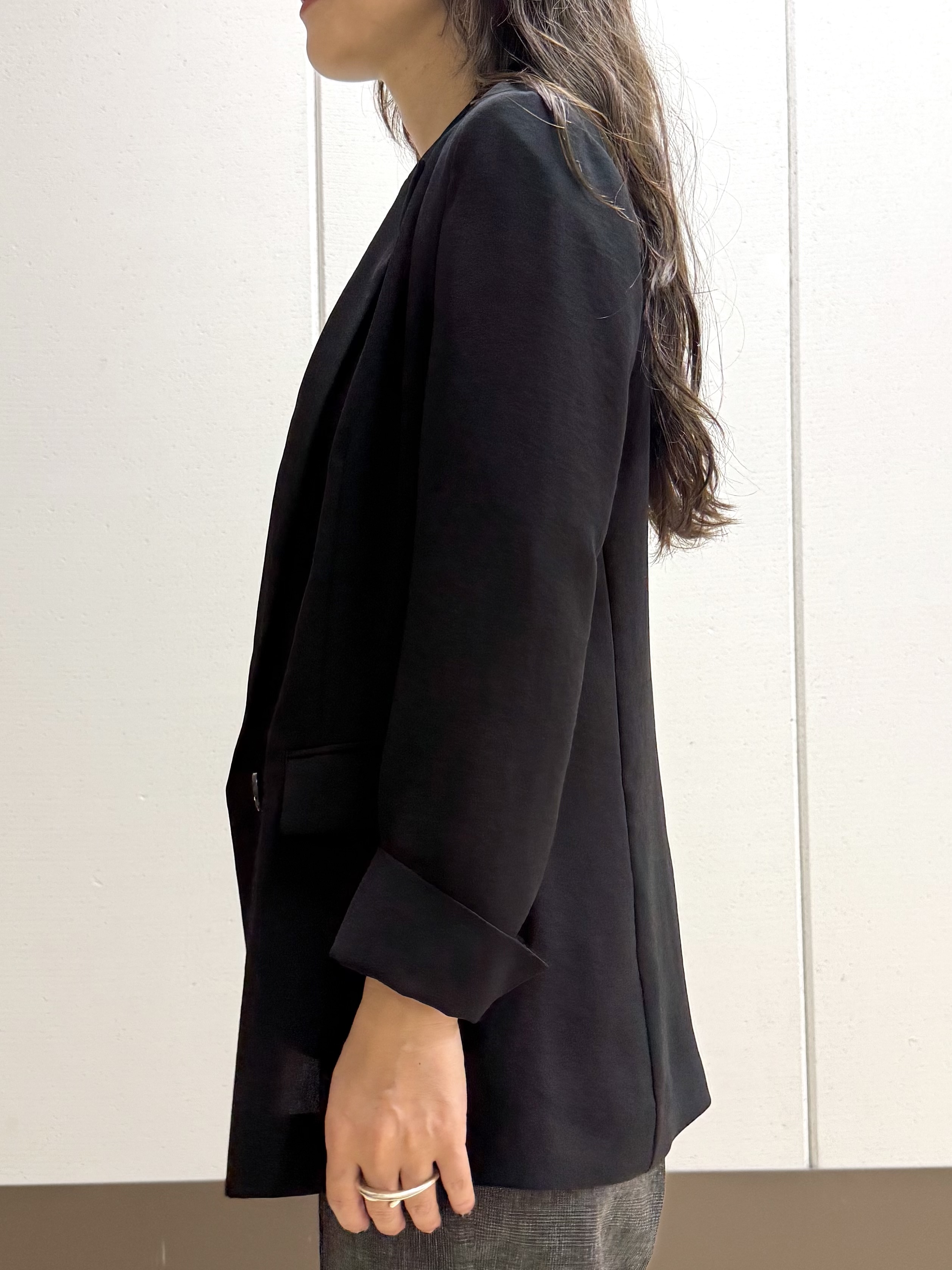 mamiさんの「INDIVI｜【体型カバー／洗える】シアードルマンニット」を使ったコーディネート