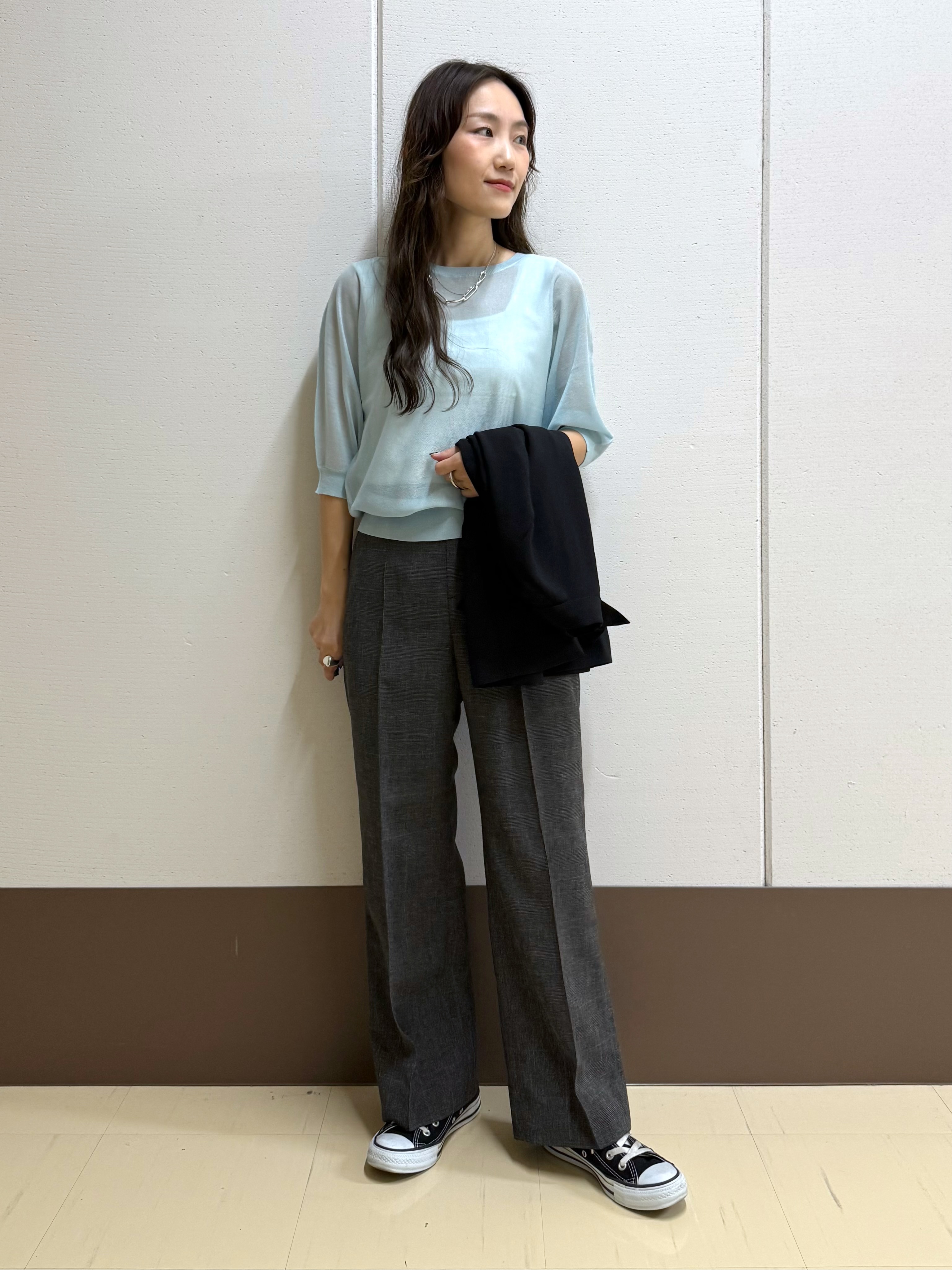 mamiさんの「INDIVI｜【体型カバー／洗える】シアードルマンニット」を使ったコーディネート