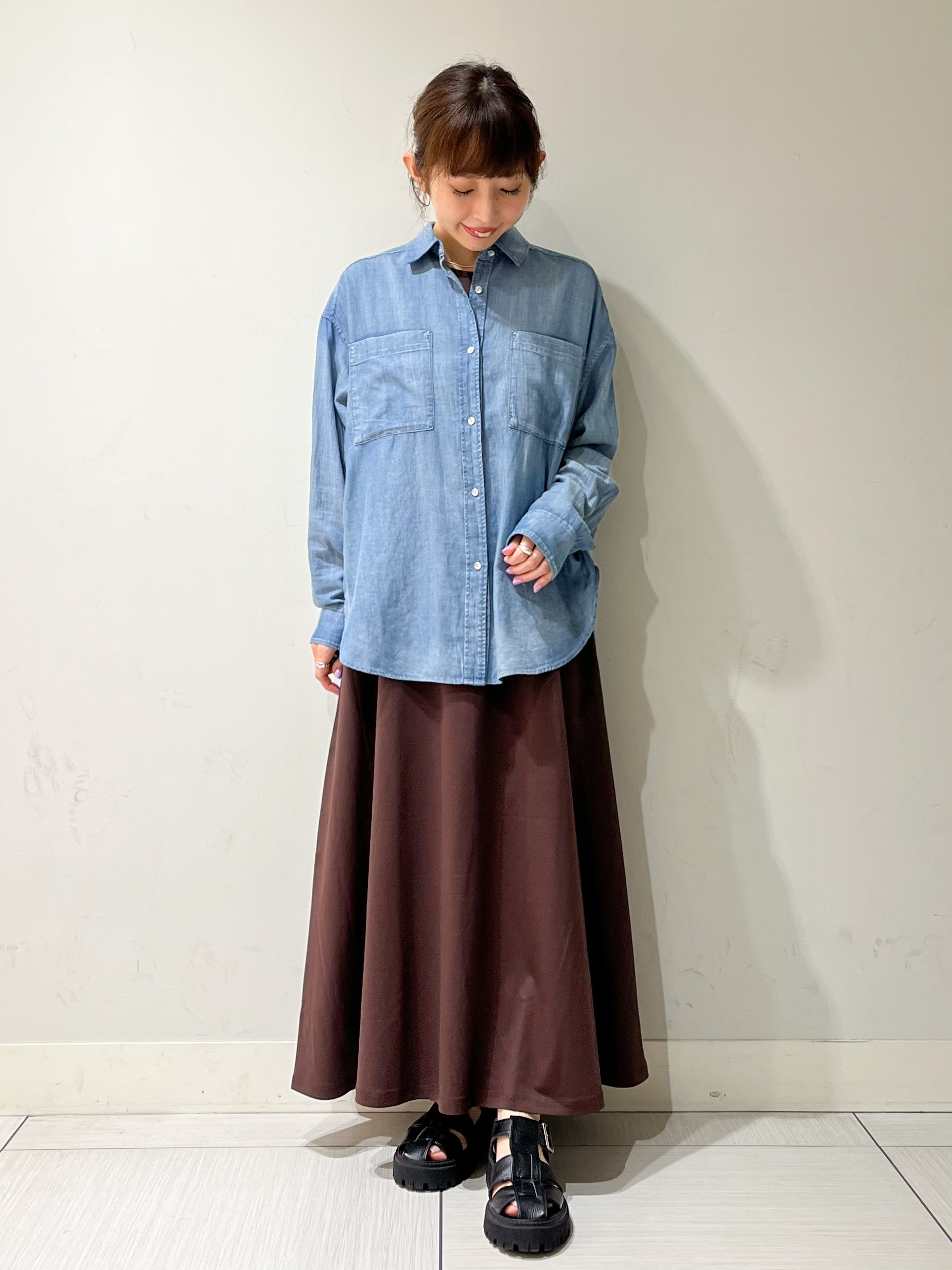 じゅんさんの「DRESSTERIOR｜【涼しく着映え】シアーデニムシャツ」を使ったコーディネート