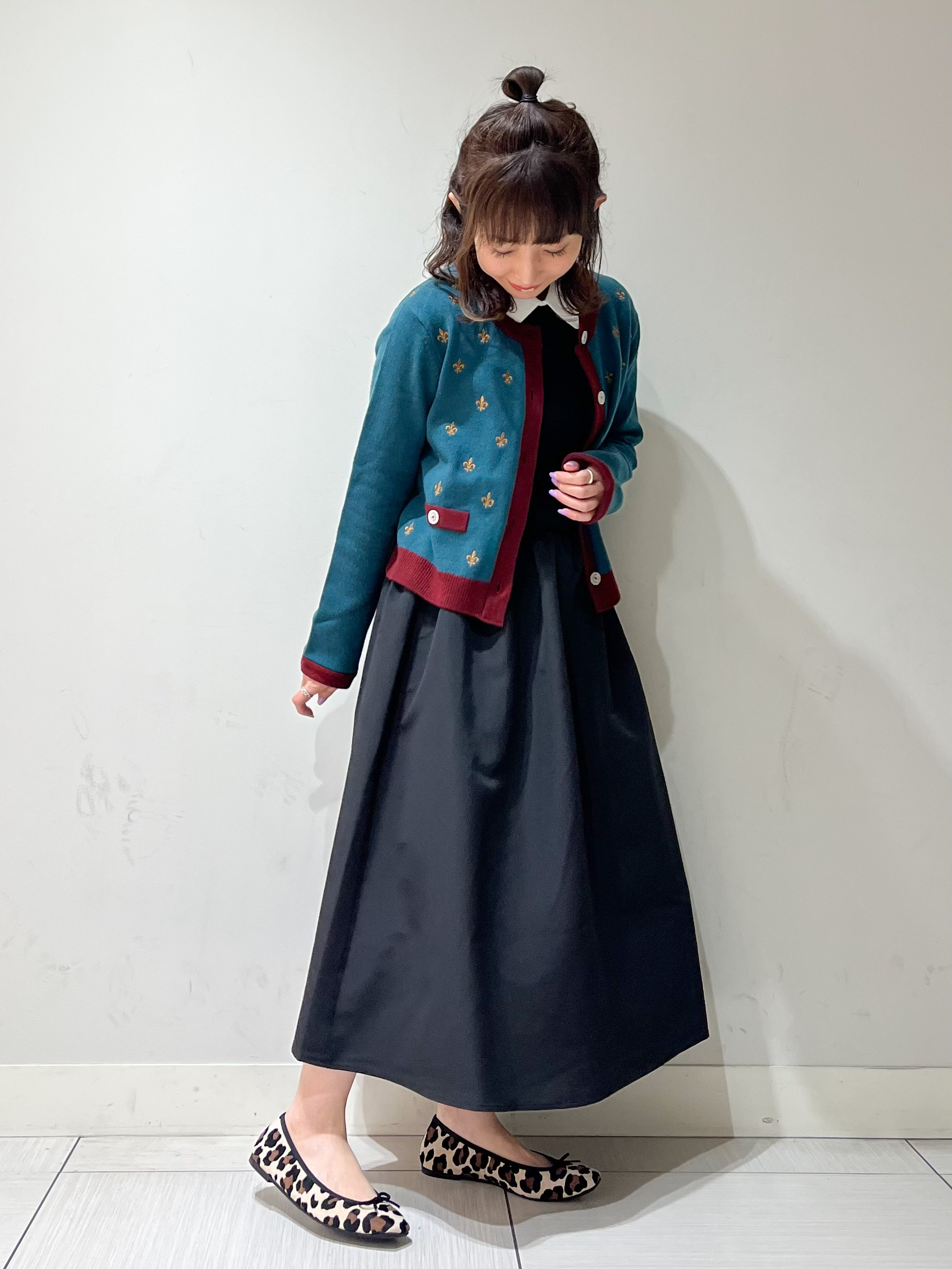 じゅんさんの「DRESSTERIOR｜リリークレストカーディガン」を使ったコーディネート