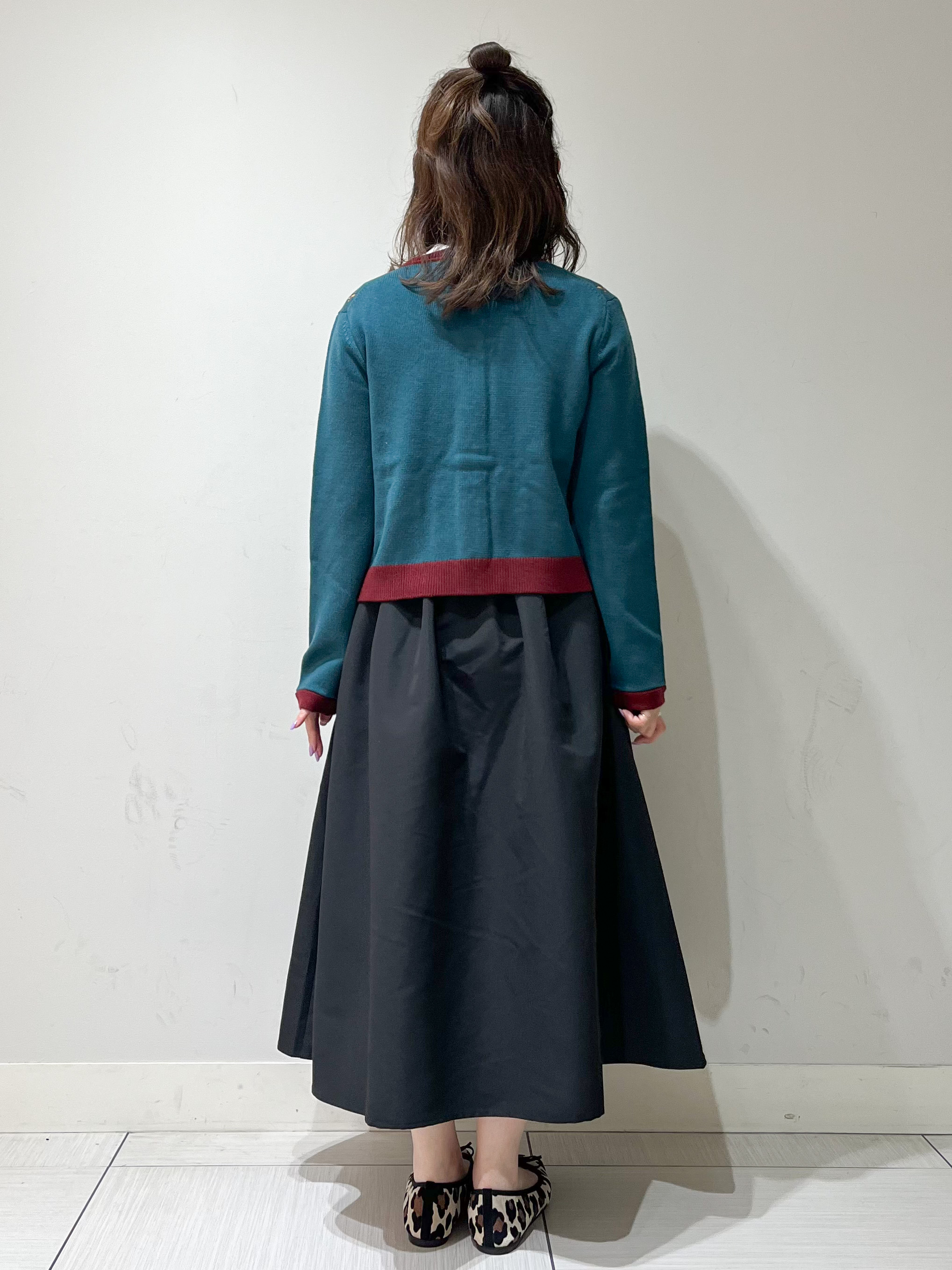 じゅんさんの「DRESSTERIOR｜リリークレストカーディガン」を使ったコーディネート