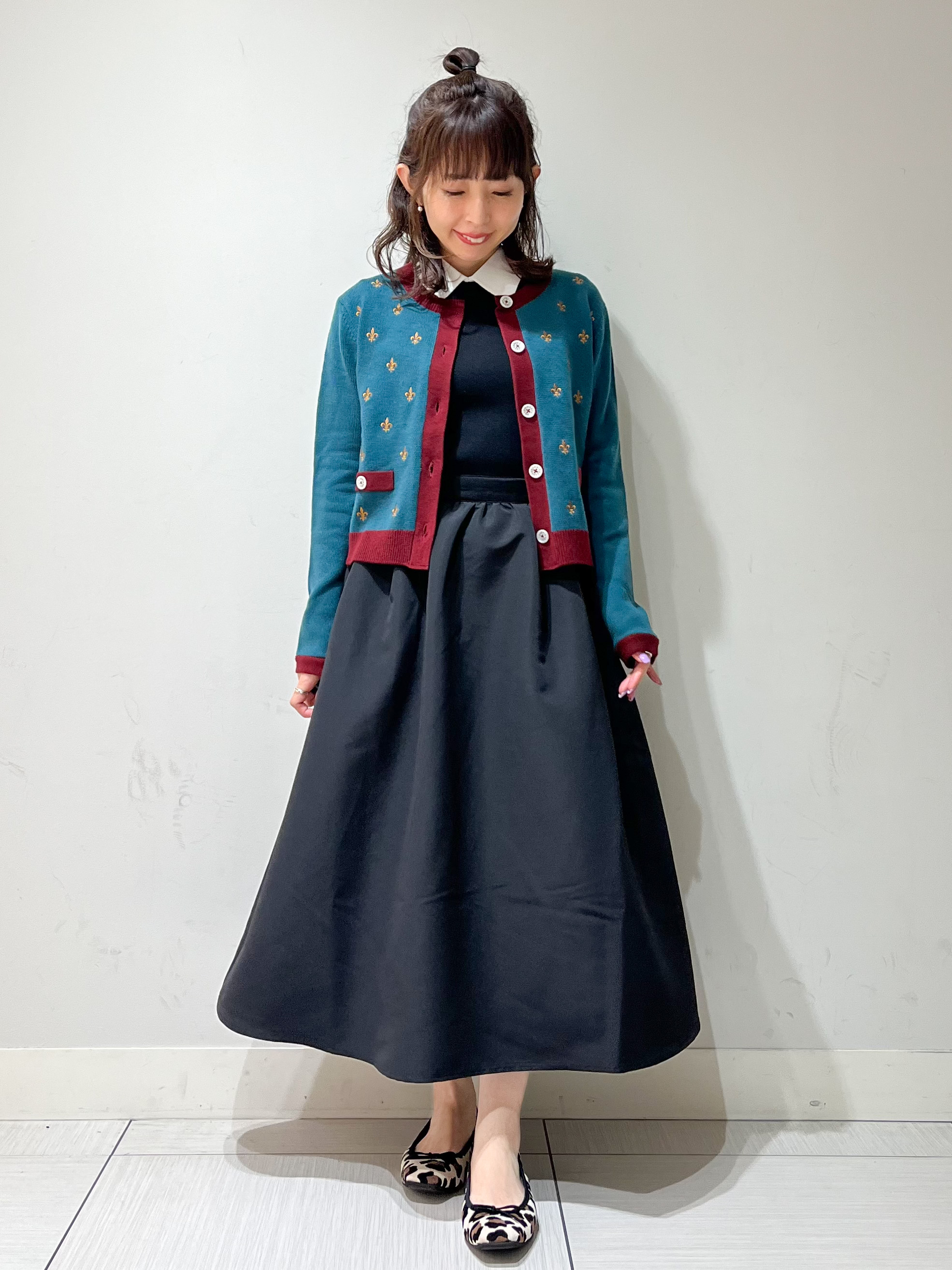 じゅんさんの「DRESSTERIOR｜リリークレストカーディガン」を使ったコーディネート
