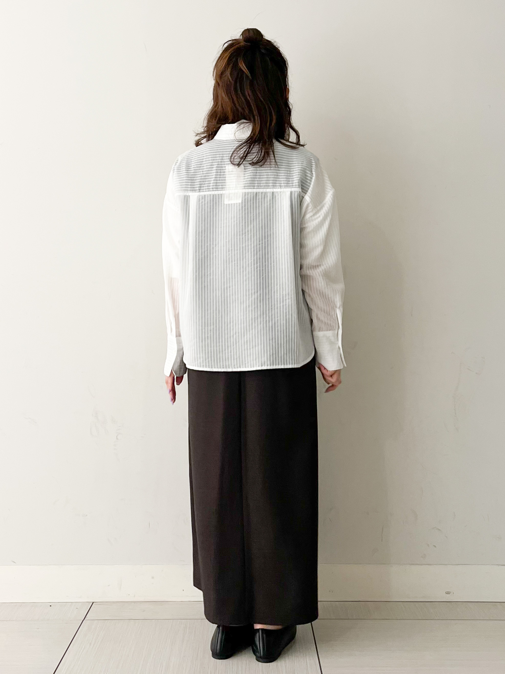 じゅんさんの「DRESSTERIOR｜シアーストライプクロップドシャツ」を使ったコーディネート