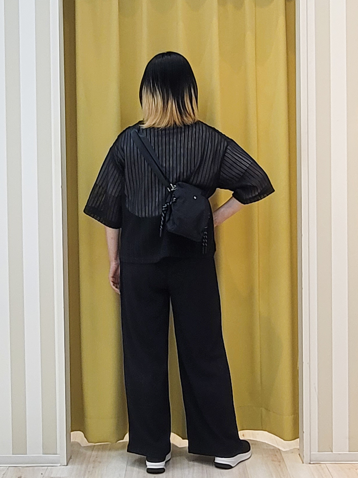 ねぎさんの「SHOO･LA･RUE｜【洗濯機可/S-LL】軽やかで涼しげな 透かしレース風前開きシャツ」を使ったコーディネート