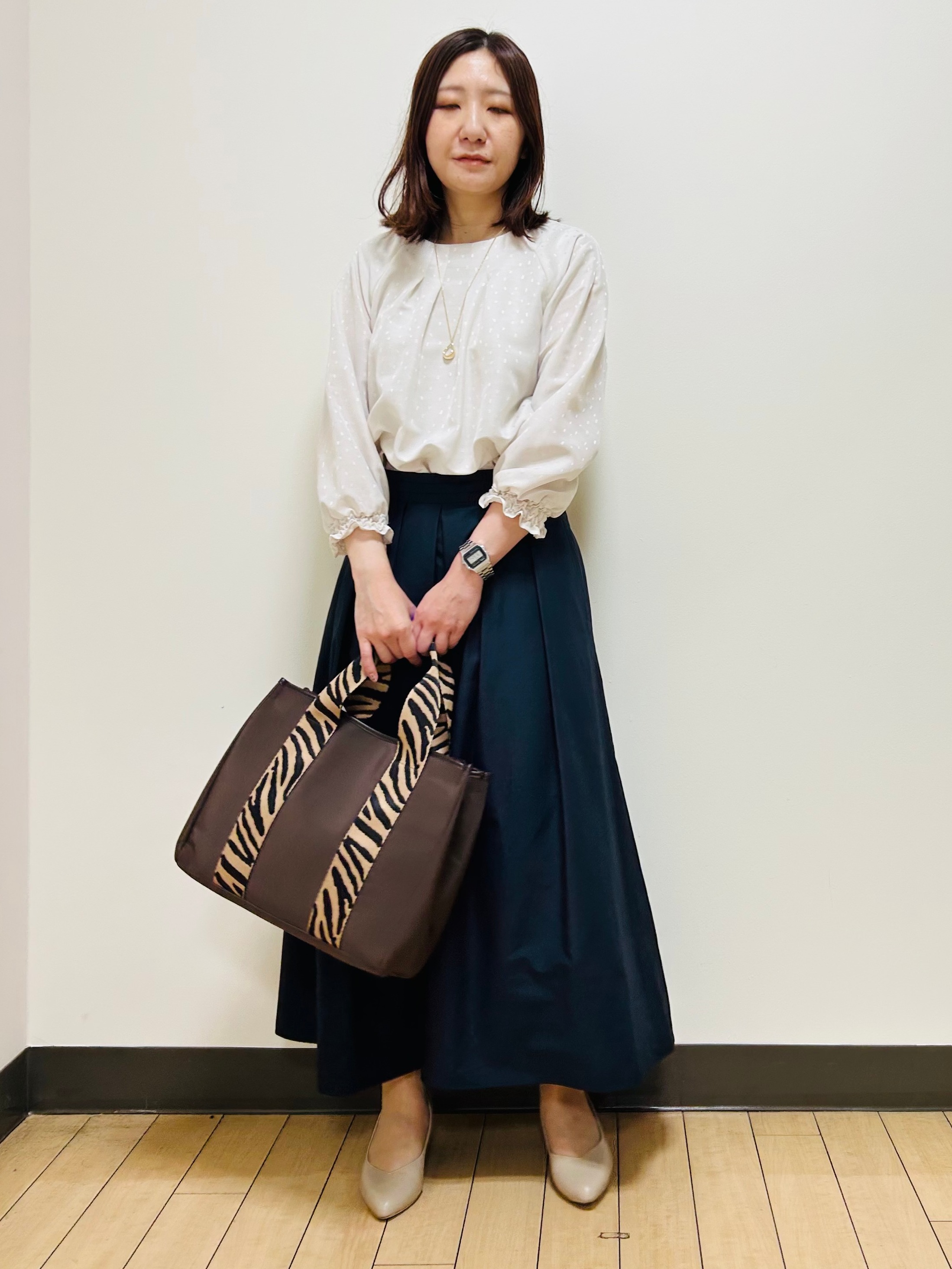 miiiさんの「Reflect｜タックデザイン ラグランスリーブブラウス」を使ったコーディネート