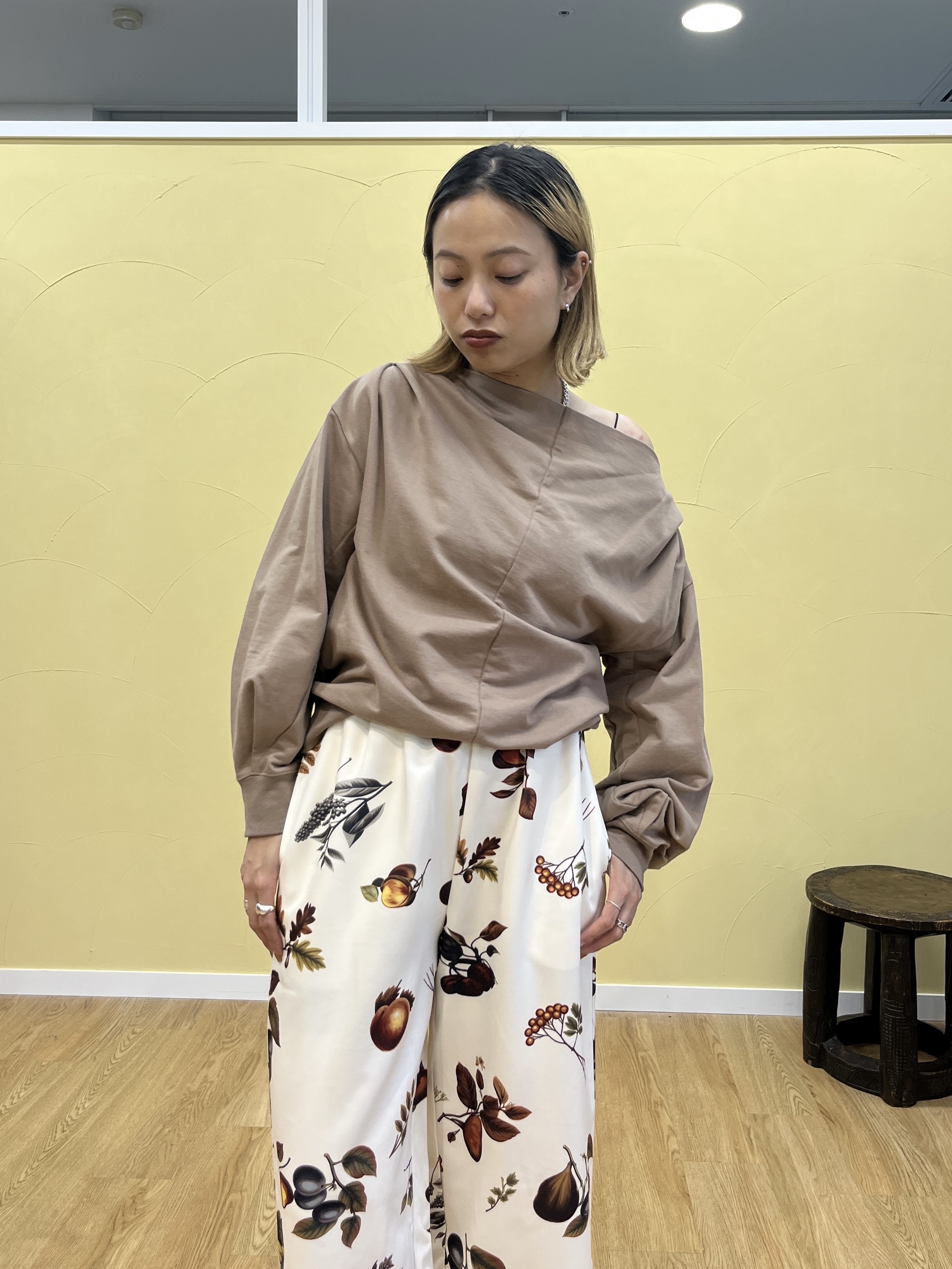 Harukaさんの「INDIVI｜裏毛オフショルカットソー」を使ったコーディネート
