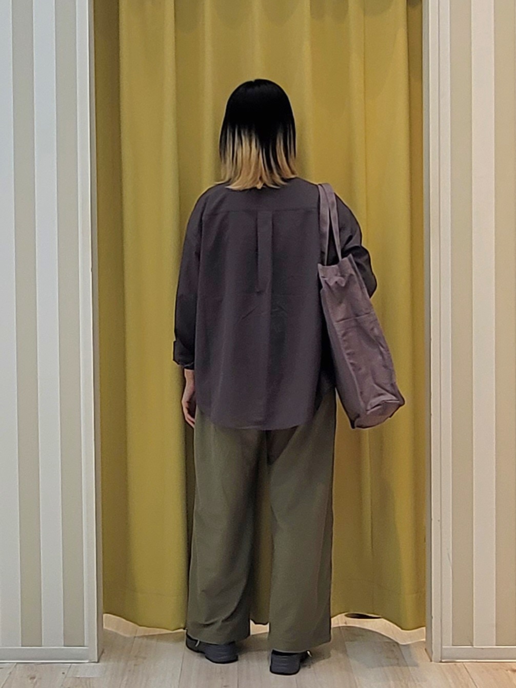ねぎさんの「SHOO･LA･RUE｜【通気性〇/S-LL/洗濯機可】羽織にも使いやすい きちんとベーシックシャツ」を使ったコーディネート