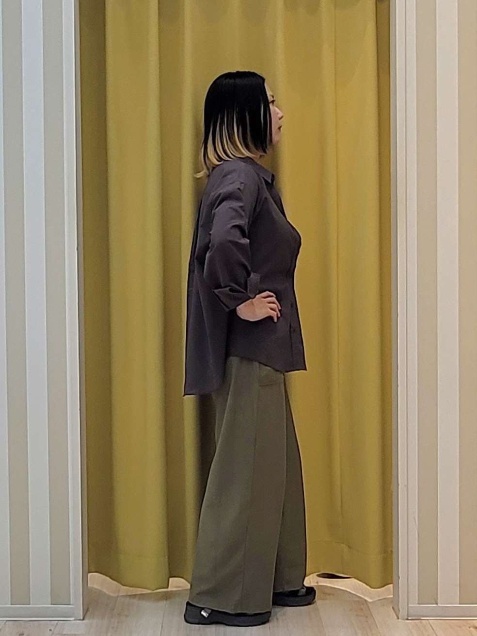 ねぎさんの「SHOO･LA･RUE｜【通気性〇/S-LL/洗濯機可】羽織にも使いやすい きちんとベーシックシャツ」を使ったコーディネート
