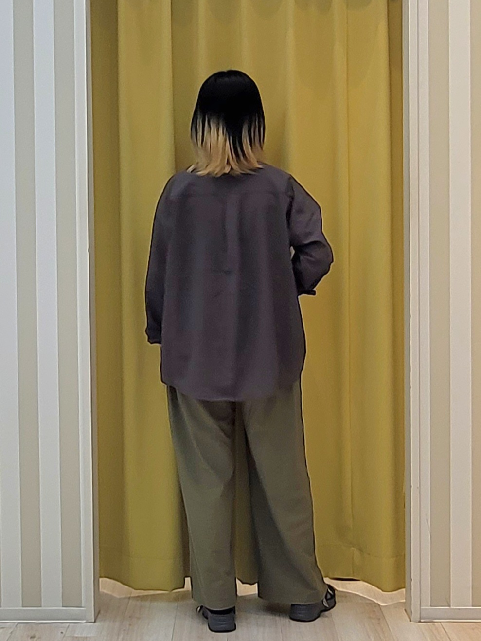ねぎさんの「SHOO･LA･RUE｜【通気性〇/S-LL/洗濯機可】羽織にも使いやすい きちんとベーシックシャツ」を使ったコーディネート