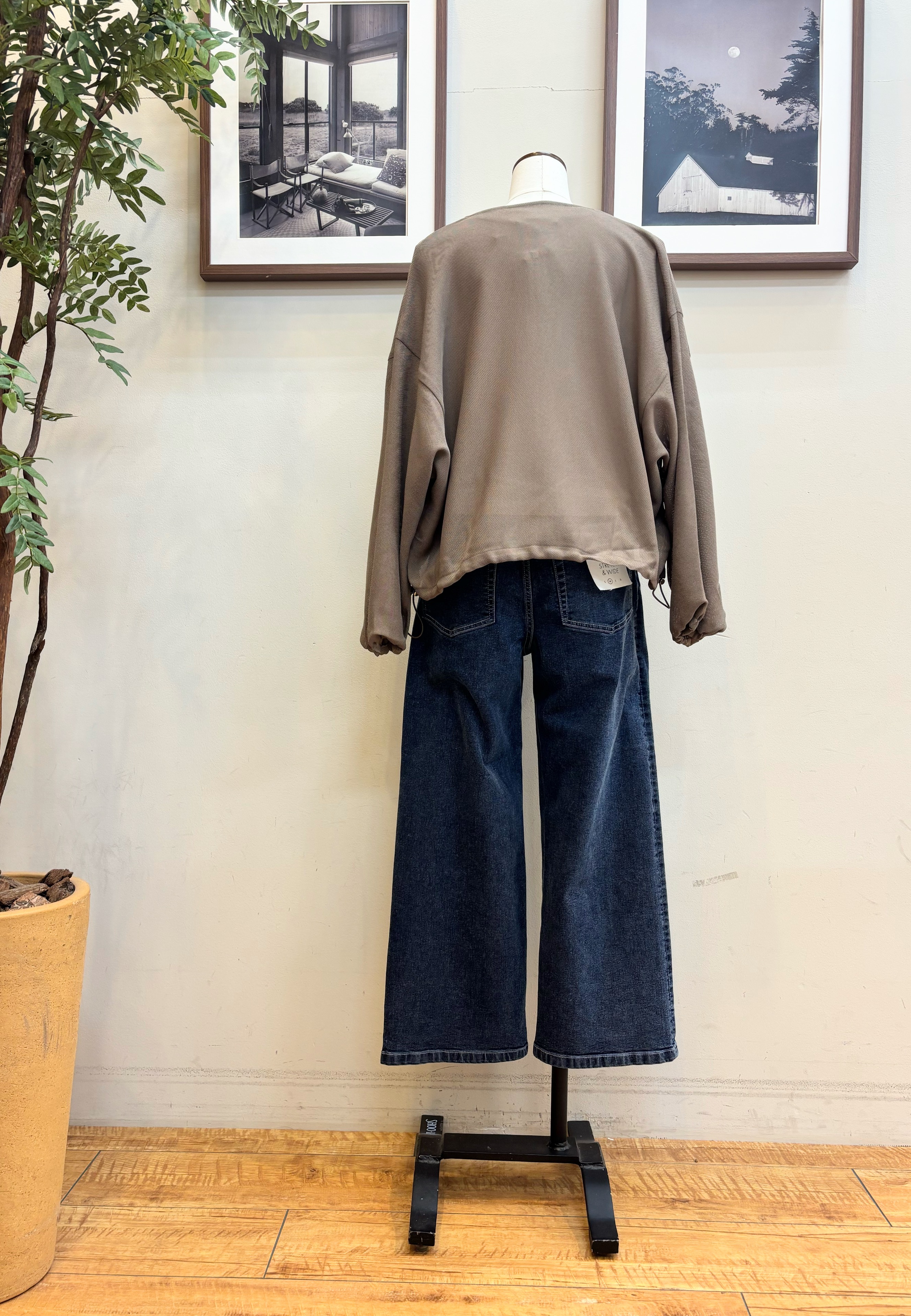 maiさんの「SHOO･LA･RUE｜【通気性〇/セットアップ可/洗濯機可】メッシュドルマン ジップブルゾン」を使ったコーディネート