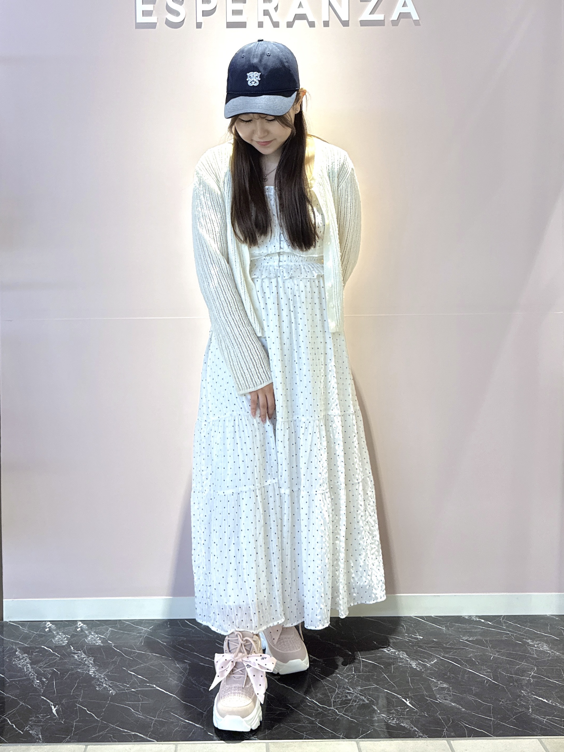 neinaさんの「ESPERANZA｜きゅんフィットリボン付き2WAYインヒールスニーカー」を使ったコーディネート