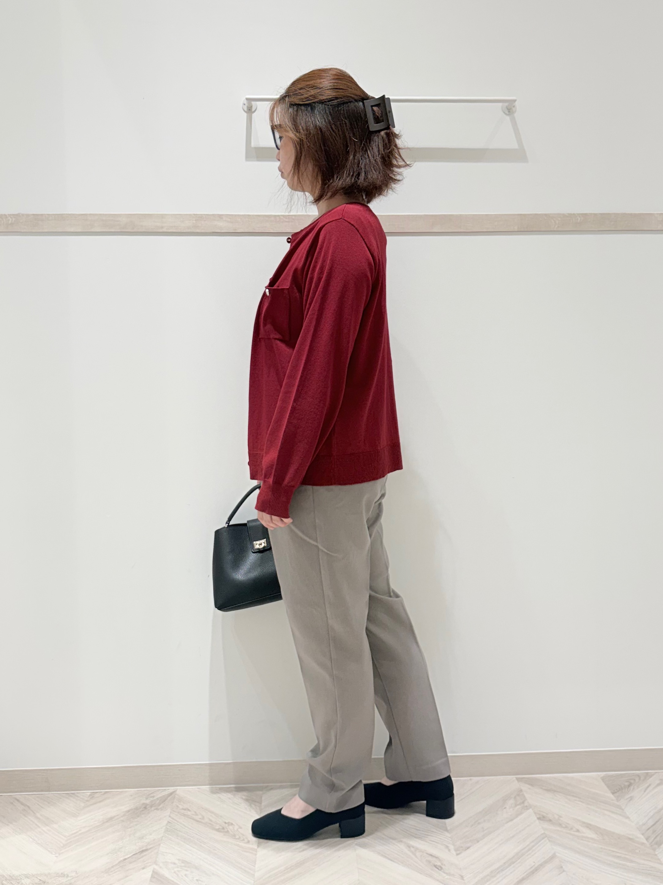 c_h_i_k_aさんの「SHOO･LA･RUE｜【洗濯機可/S-LL】金ボタンが上品に。さらさらタッチカーディガン」を使ったコーディネート