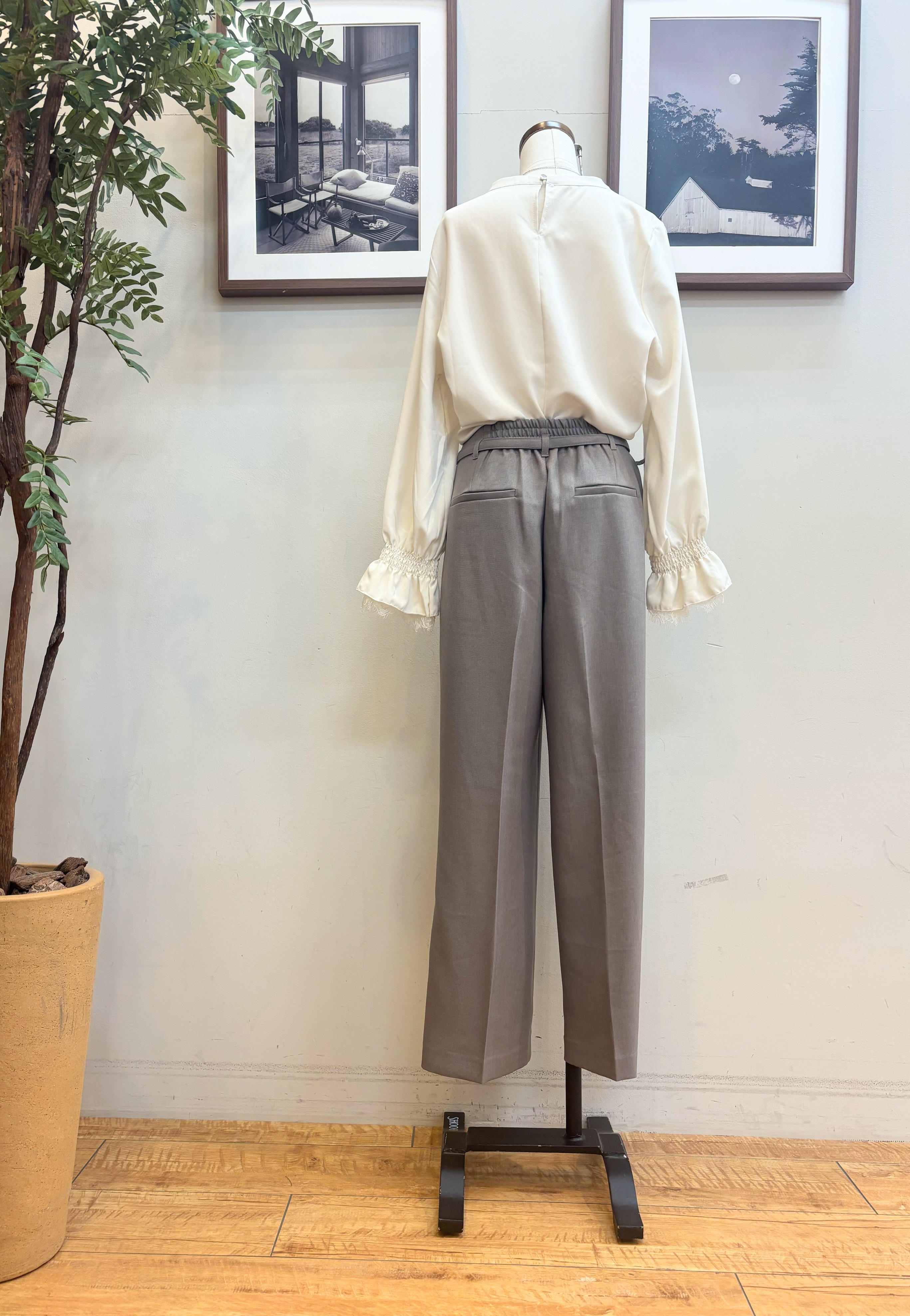 maiさんの「SHOO･LA･RUE｜【UV/S-LL/洗濯機可】多ボタンがポイント クルーネックカーディガン」を使ったコーディネート