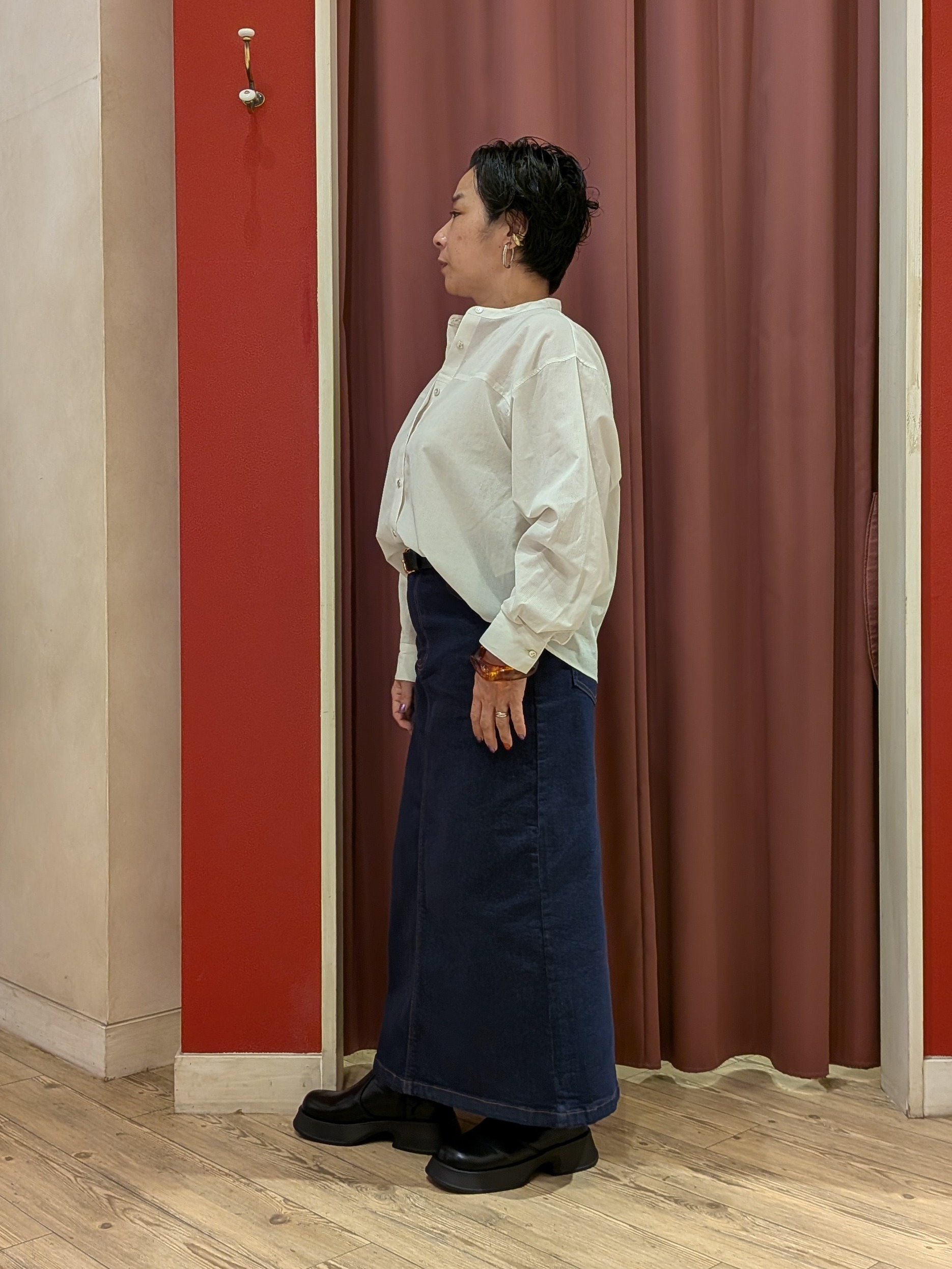 cameさんの「SHOO･LA･RUE｜【通気性〇/S-LL/洗濯機可】さらりと心地よい。ノーカラーシャツ」を使ったコーディネート