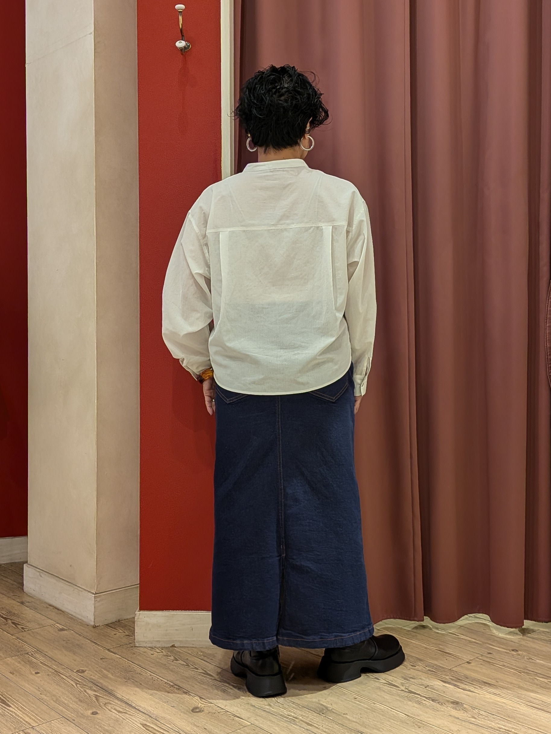 cameさんの「SHOO･LA･RUE｜【通気性〇/S-LL/洗濯機可】さらりと心地よい。ノーカラーシャツ」を使ったコーディネート