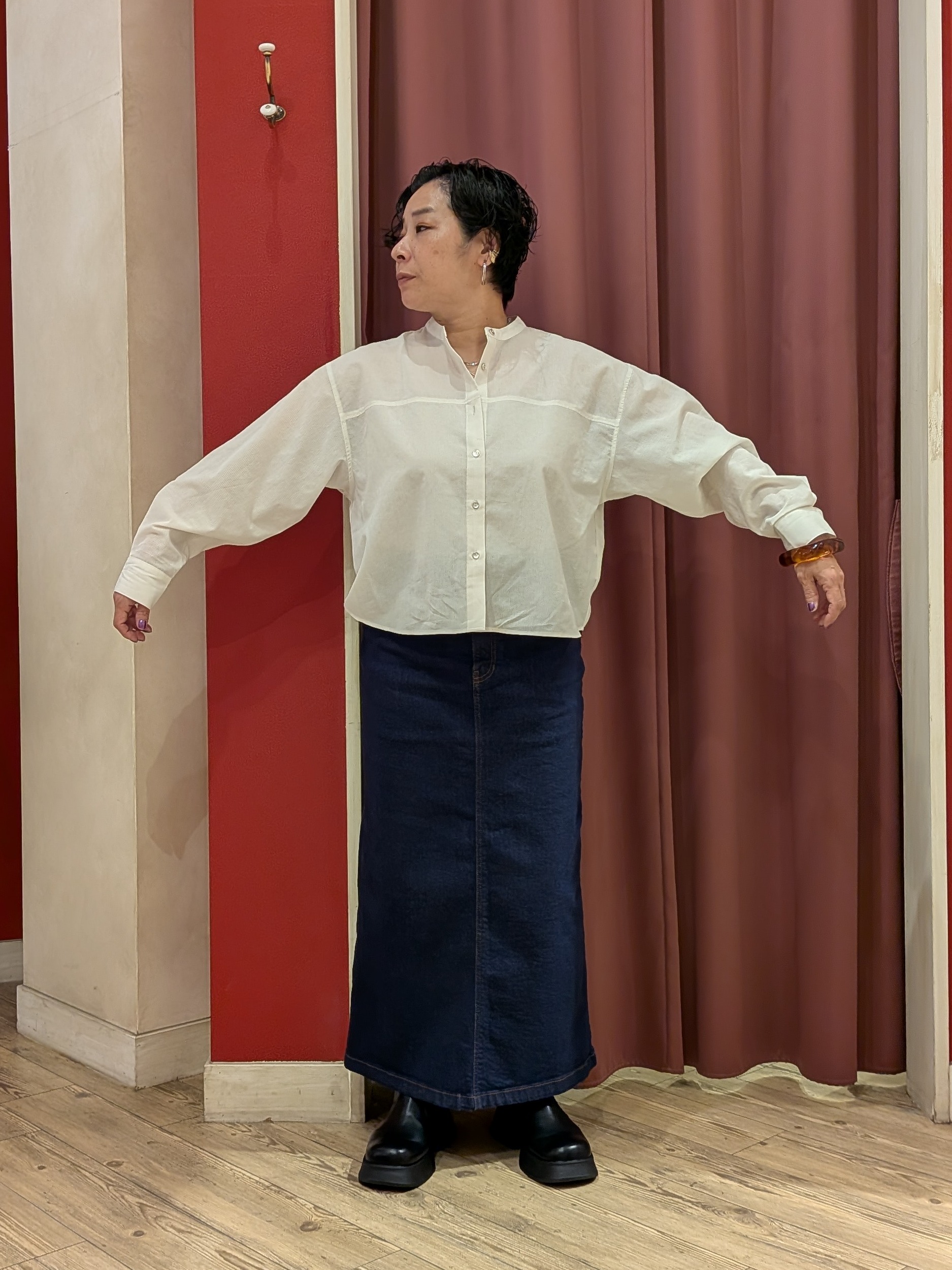 cameさんの「SHOO･LA･RUE｜【通気性〇/S-LL/洗濯機可】さらりと心地よい。ノーカラーシャツ」を使ったコーディネート