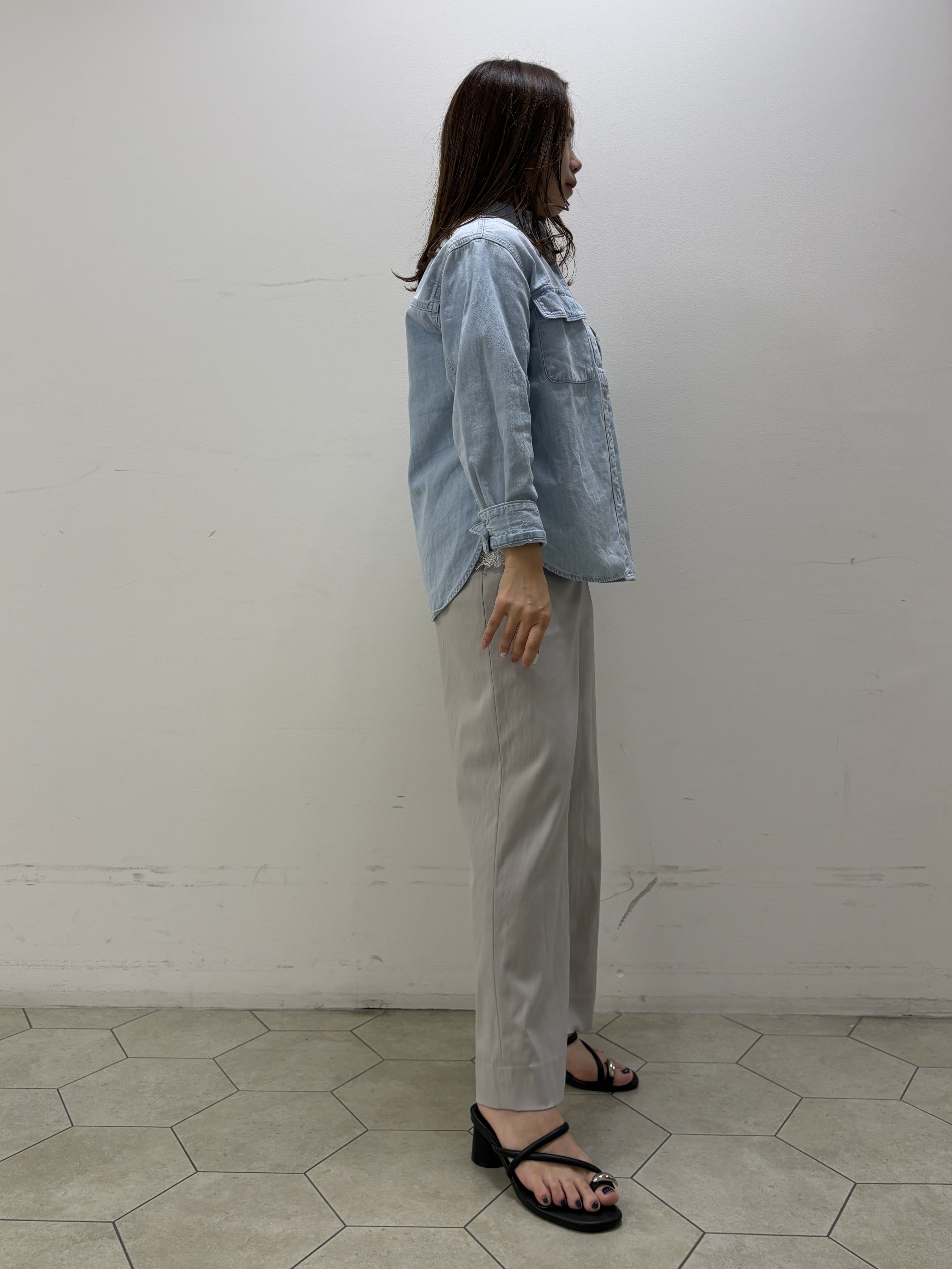 kahoさんの「INDIVI｜【洗える／体型カバー】ライトデニム ワークシャツ」を使ったコーディネート