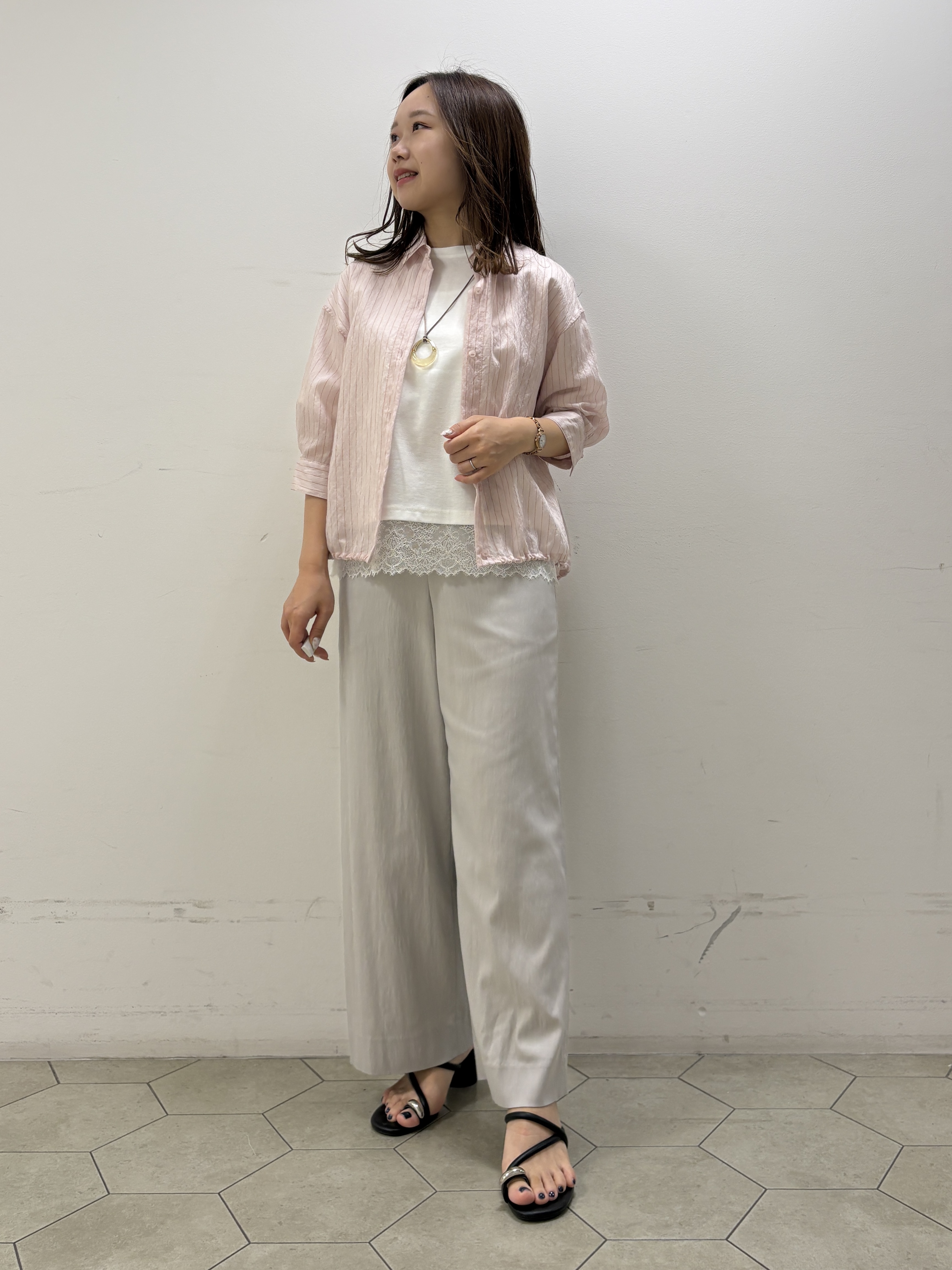 kahoさんの「INDIVI｜【洗える／体型カバー】ライトデニム ワークシャツ」を使ったコーディネート