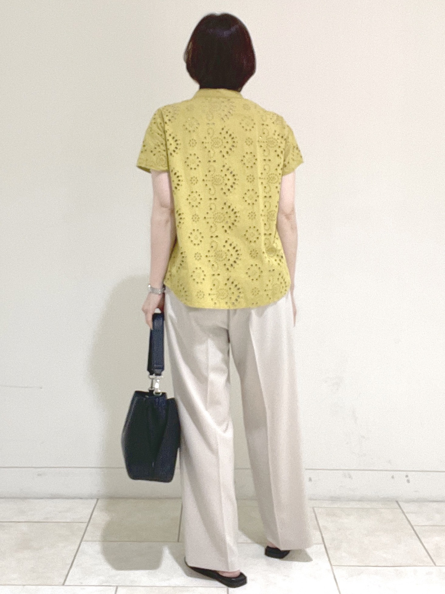 フミさんの「Reflect｜【通勤◎】カットワーク刺繍レース シャツブラウス」を使ったコーディネート