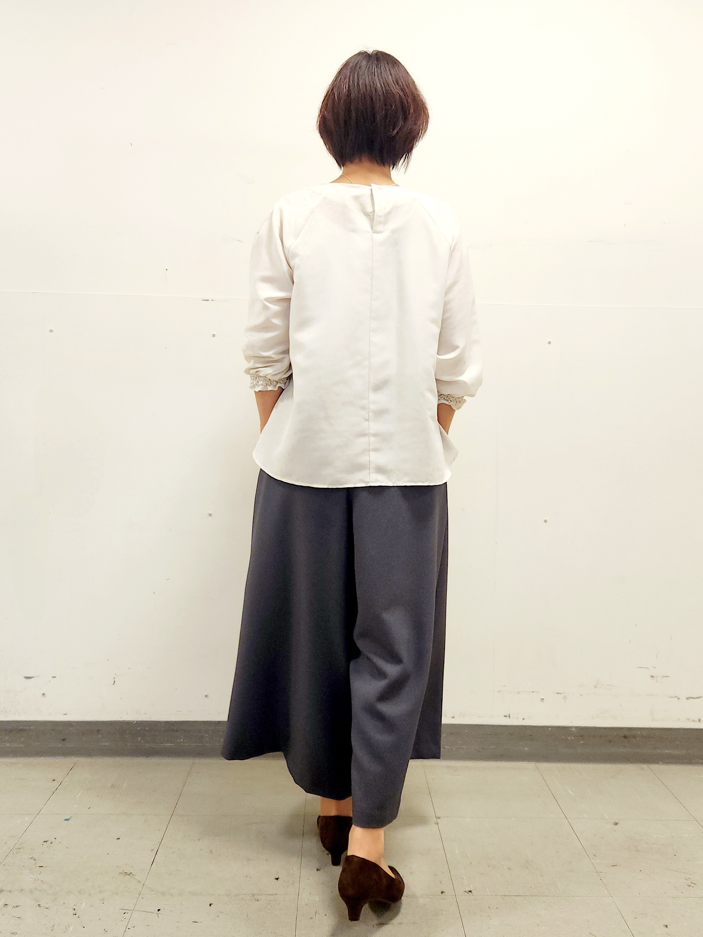 mayumayuさんの「Reflect｜タックデザイン ラグランスリーブブラウス」を使ったコーディネート
