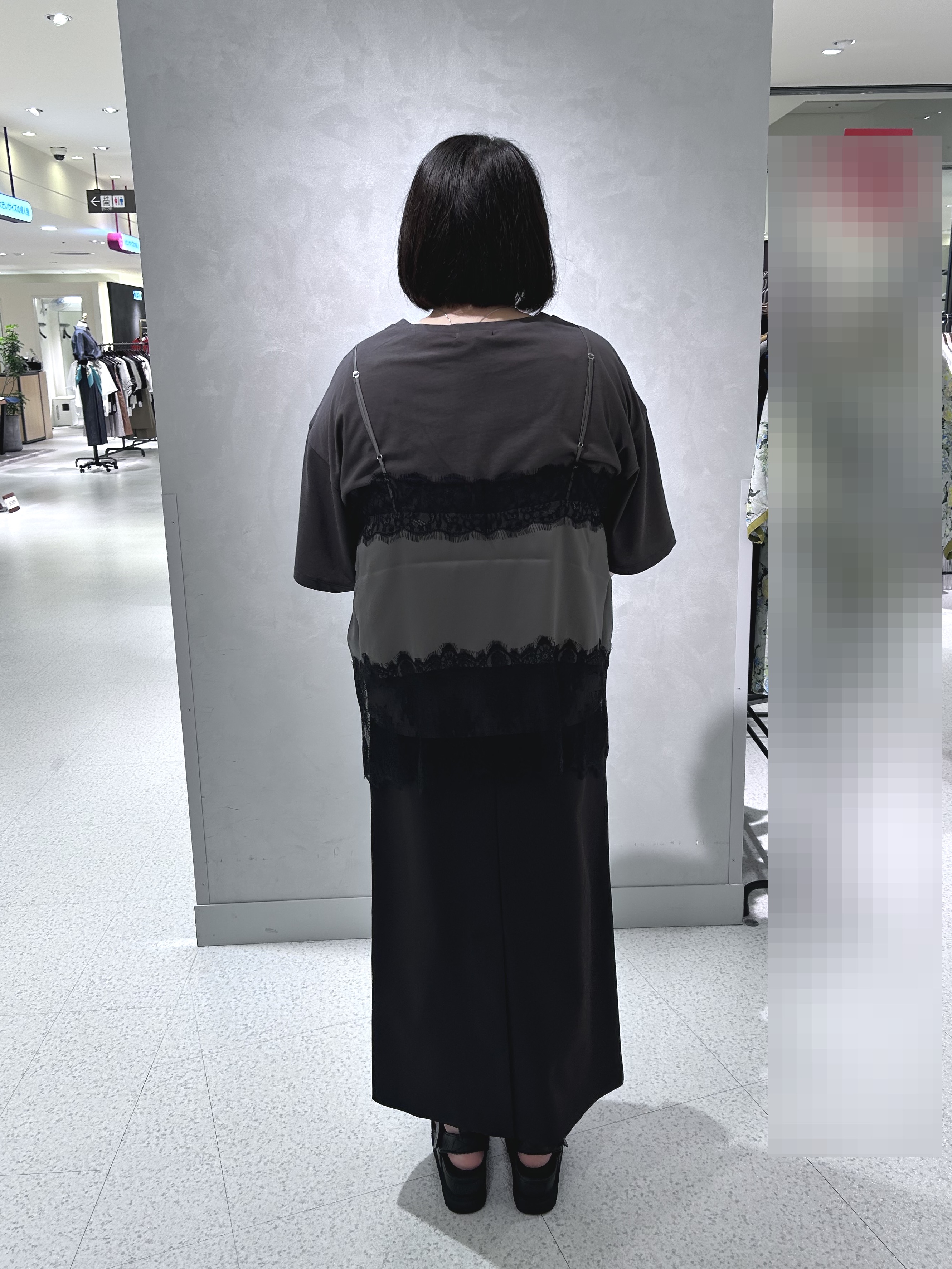 chikaさんの「UNTITLED｜【1枚でもセットでも】レースキャミ付きプルオーバー」を使ったコーディネート