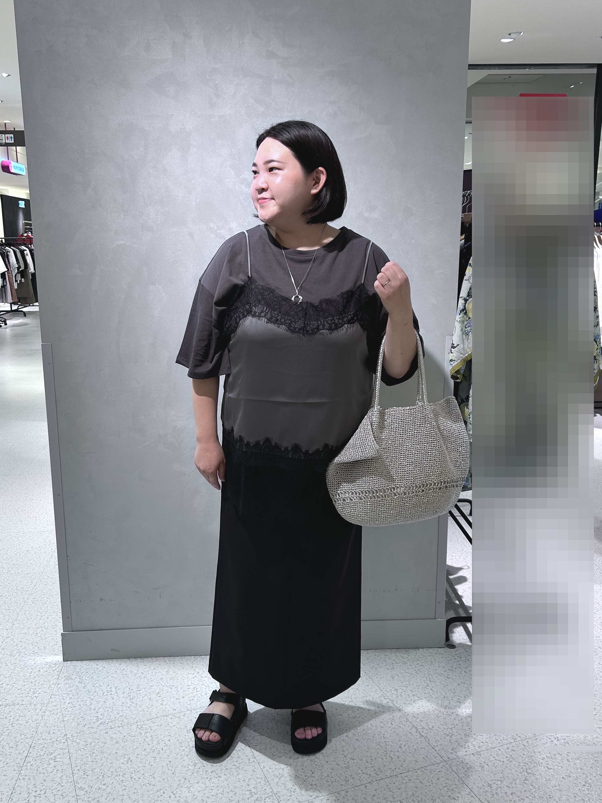 chikaさんの「UNTITLED｜【1枚でもセットでも】レースキャミ付きプルオーバー」を使ったコーディネート