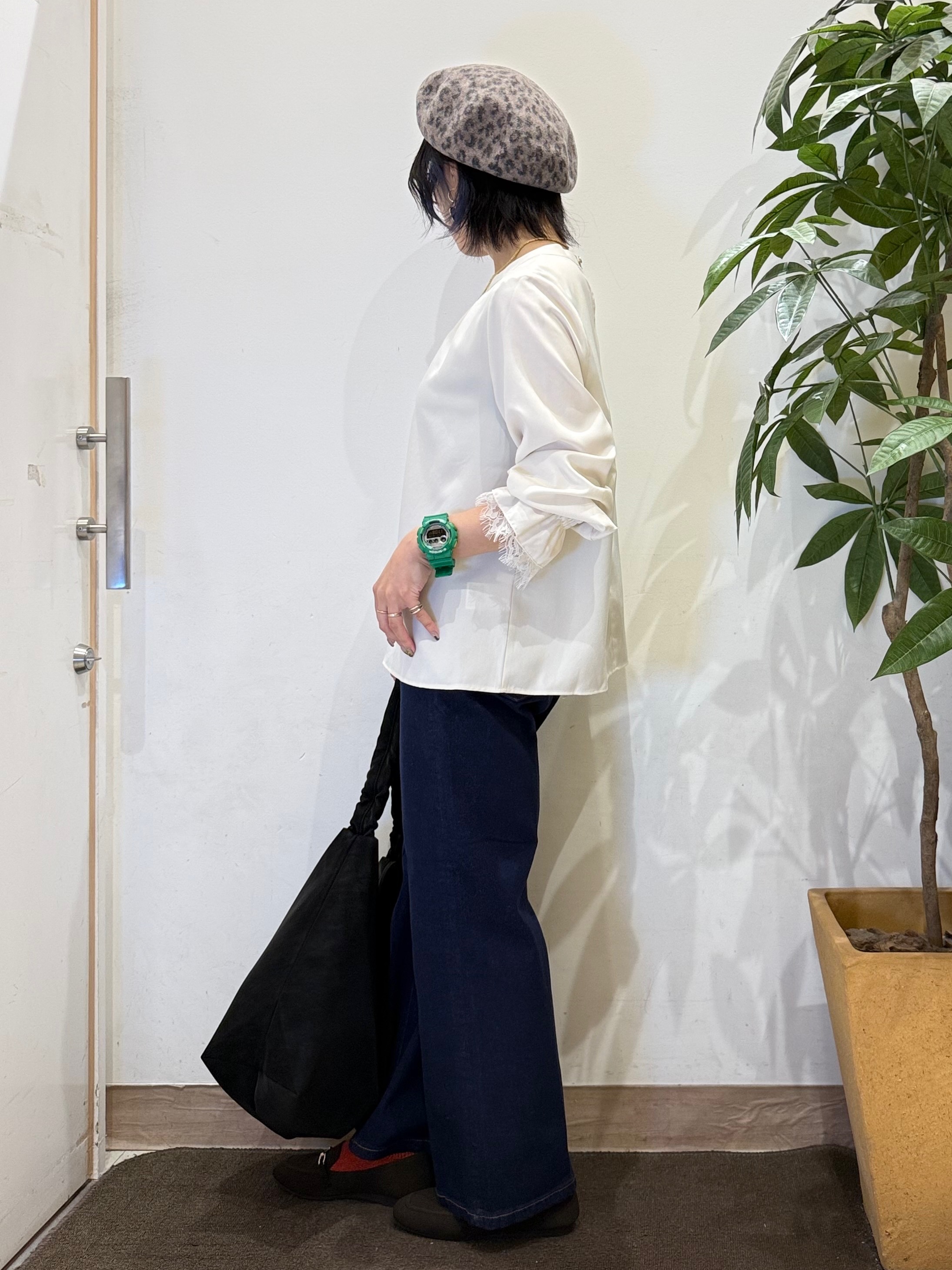 misakiさんの「SHOO･LA･RUE｜【S-LL/洗濯機可】お袖レースで華やぐ。フェミニンブラウス」を使ったコーディネート
