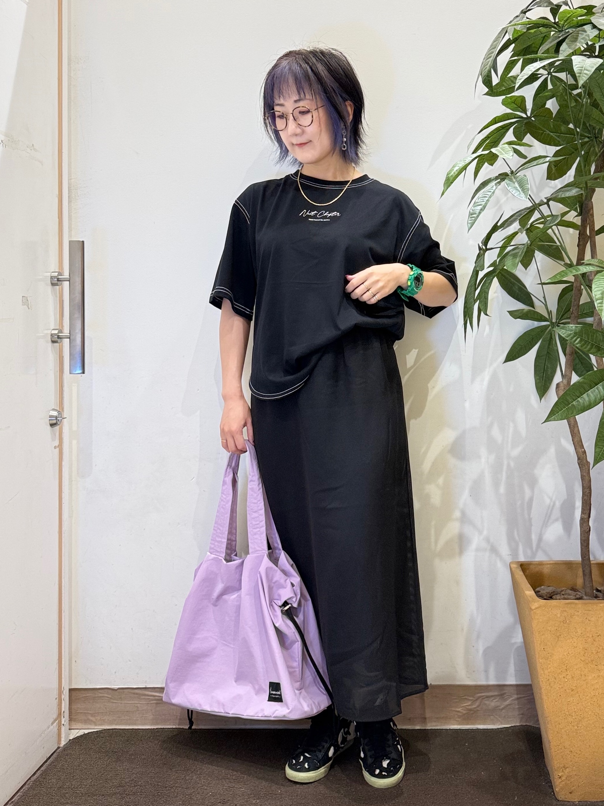 misakiさんの「SHOO･LA･RUE｜【S-LL/体型カバー】インせず着られる 配色ステッチ 5分袖ロゴTシャツ」を使ったコーディネート
