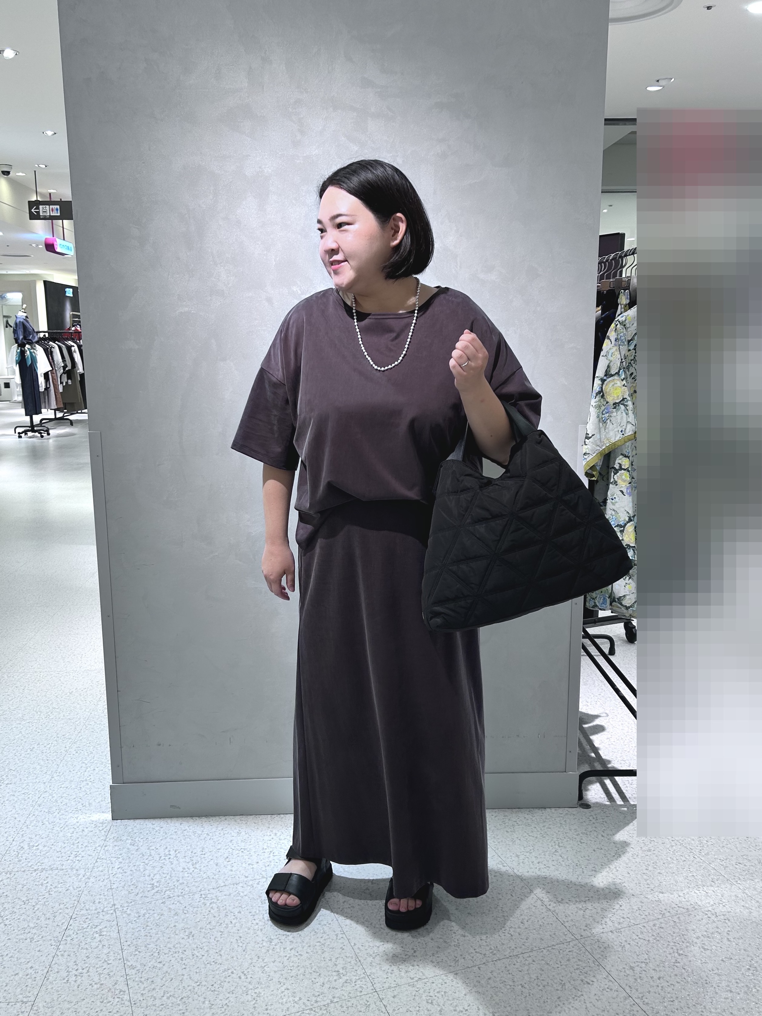 chikaさんの「UNTITLED｜【きれいめTシャツ/セットアップ可】ヴィンテージライクプルオーバー」を使ったコーディネート