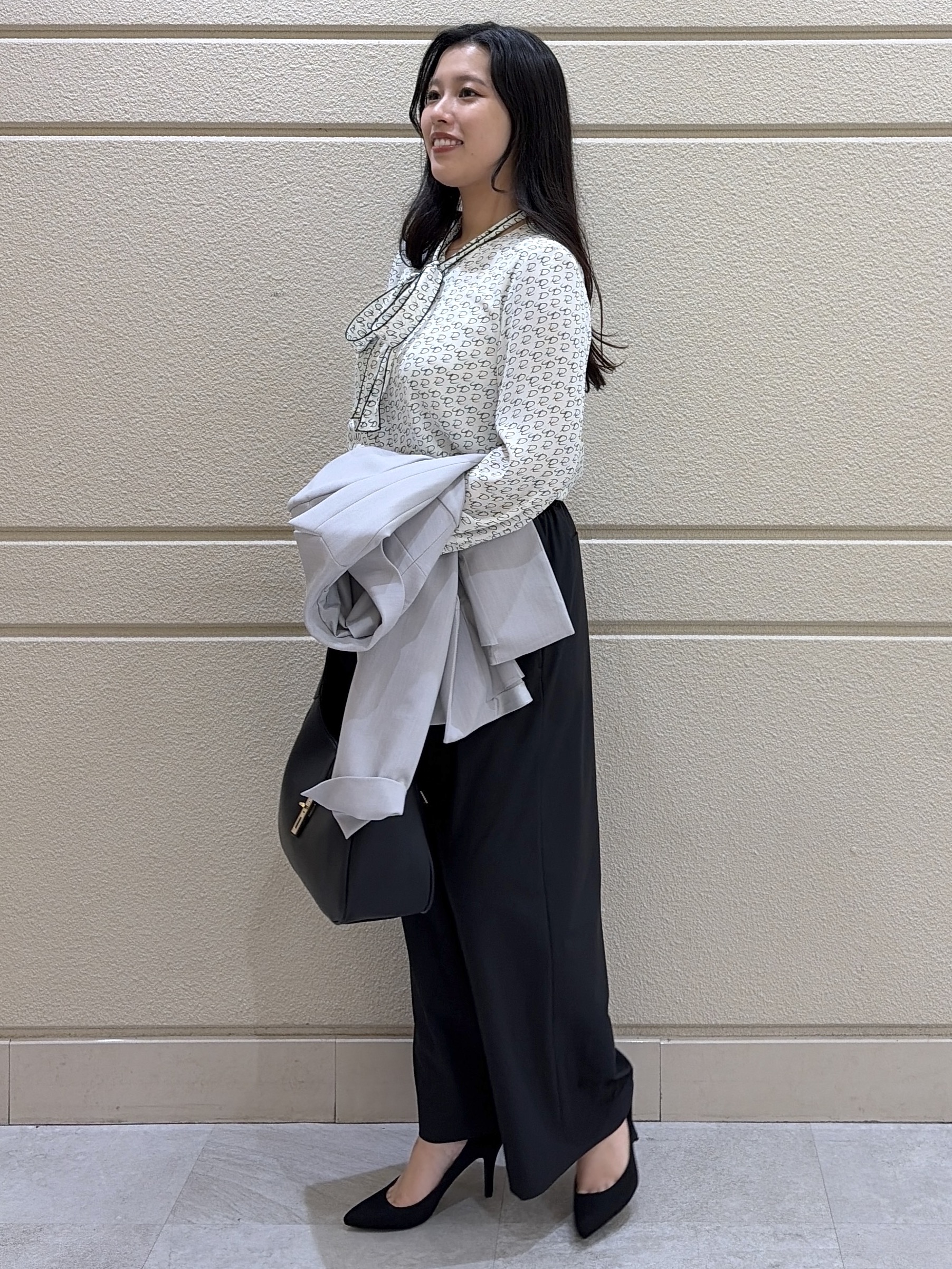 Momokaさんの「COUP DE CHANCE｜【手洗い可／日本製】プリントボウタイ ブラウス」を使ったコーディネート