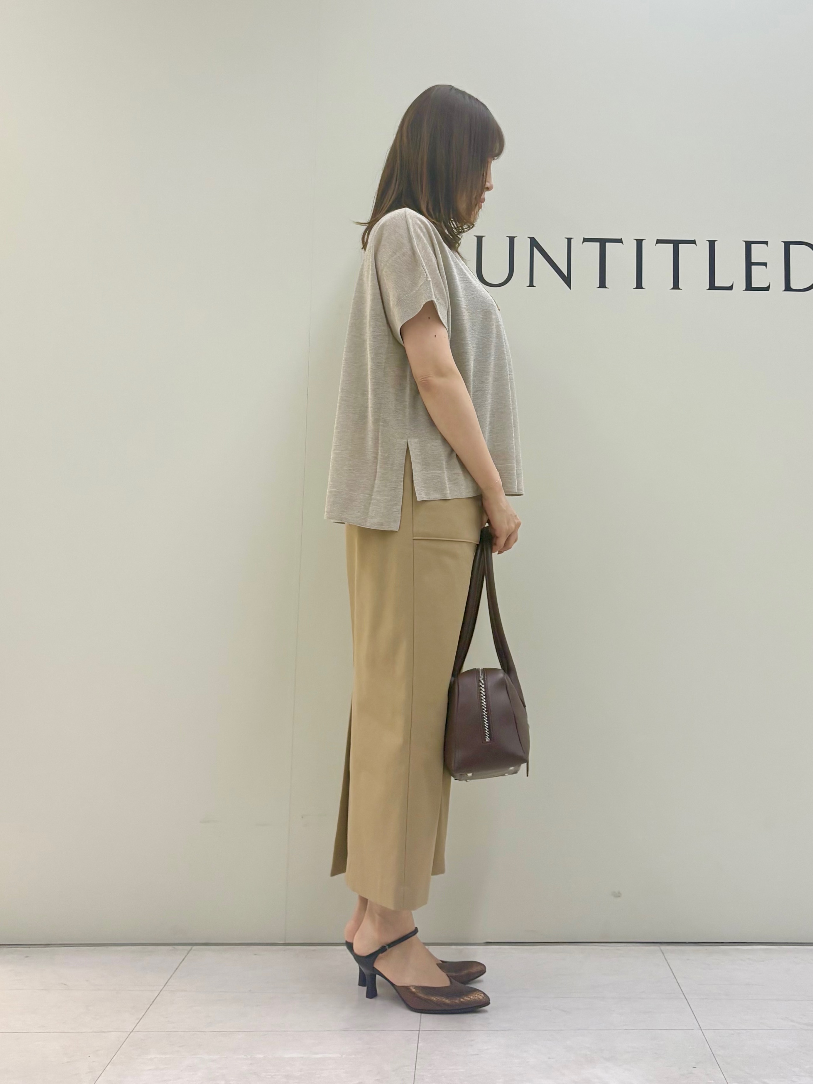 Sakaiさんの「UNTITLED｜【アンサンブル可/品のある透け感】Tシャツ風ニットトップス」を使ったコーディネート