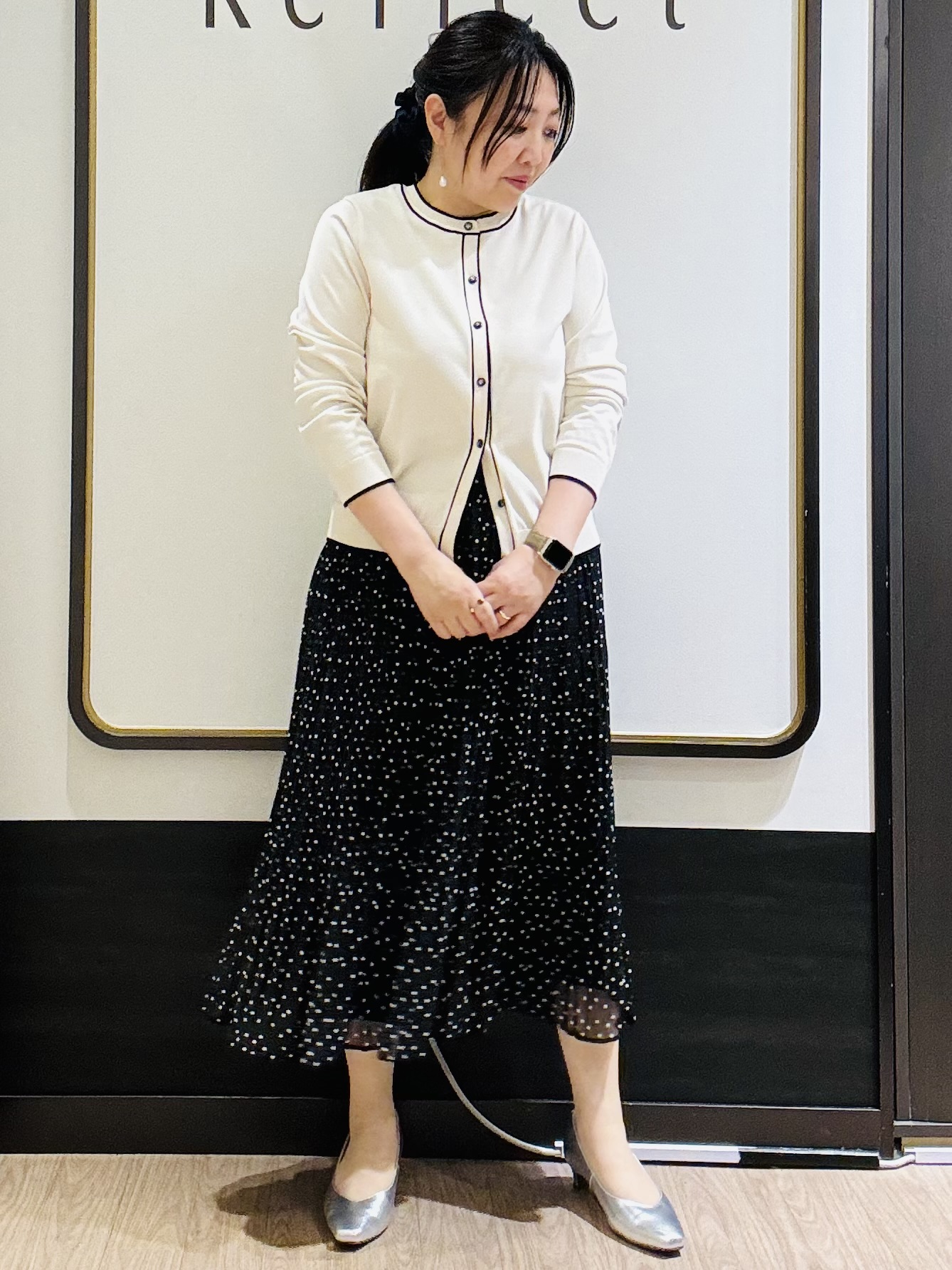 かまちゃんさんの「Reflect｜【セットアップ／手洗い可】ドット柄プリーツフレアスカート」を使ったコーディネート