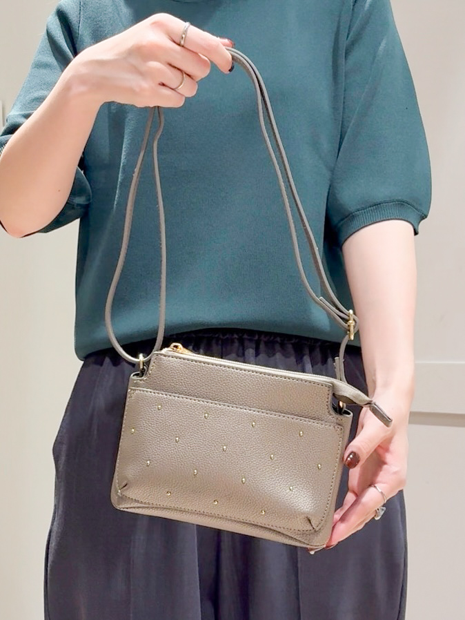 Mayuさんの「grove｜楽ちんできれい見え デニムライクストレッチドロストパンツ」を使ったコーディネート
