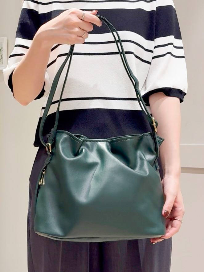Mayuさんの「grove｜楽ちんできれい見え デニムライクストレッチドロストパンツ」を使ったコーディネート