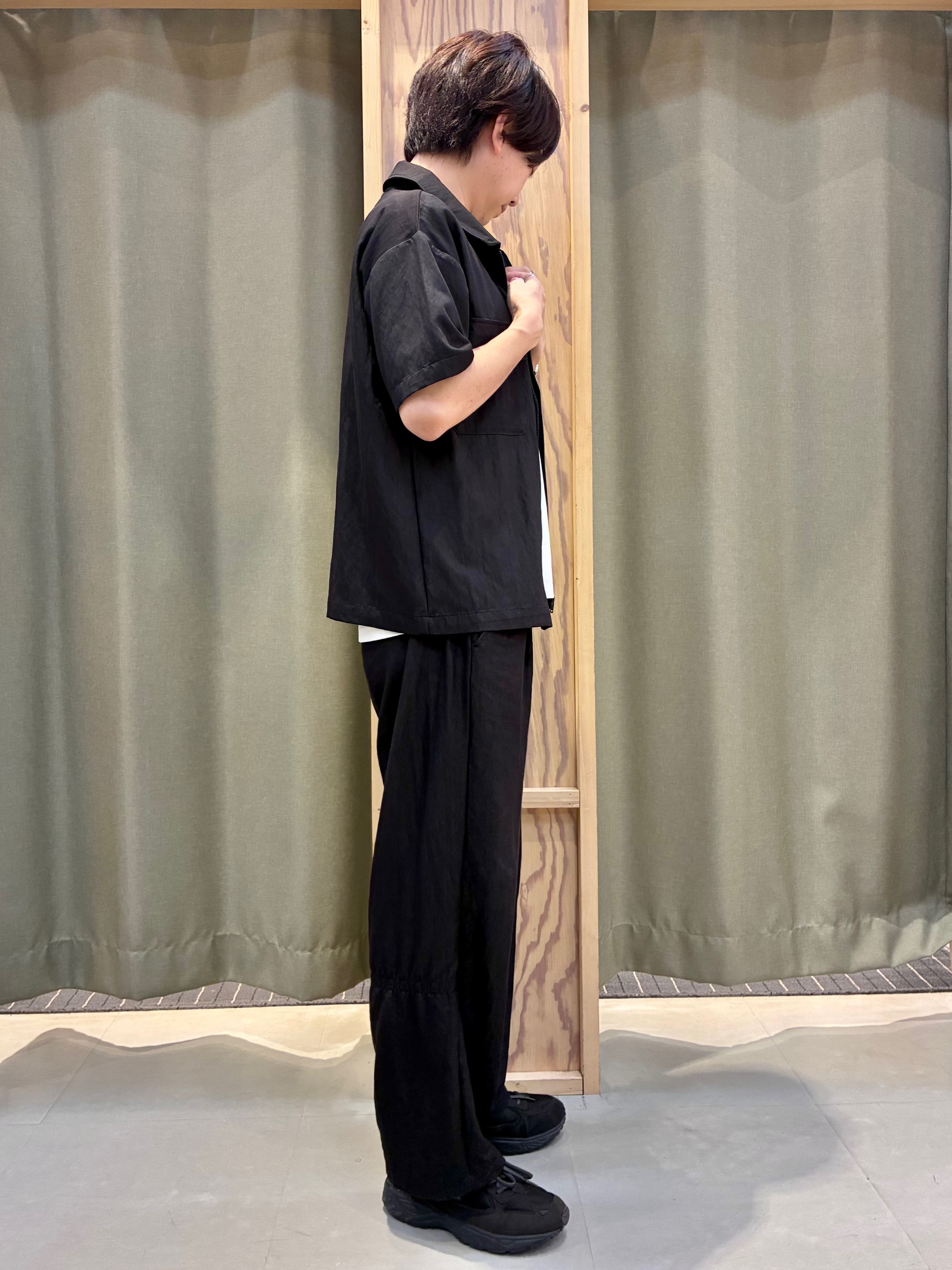 yoshiさんの「THE SHOP TK｜【セットアップ可／洗濯機OK】アソート ジップ半袖シャツ」を使ったコーディネート