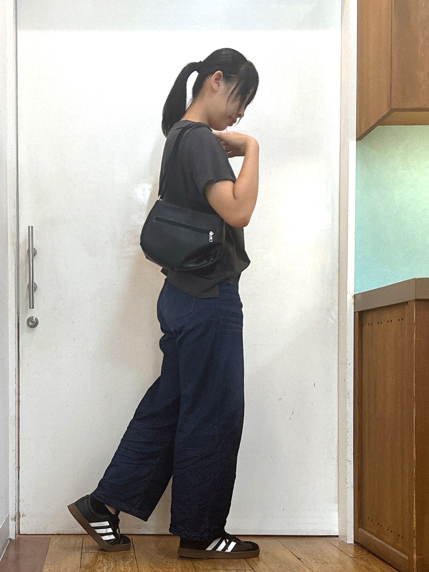 Karinさんの「SHOO･LA･RUE｜【ひんやり/S-LL/洗濯機可】真夏に着たい 大人のベーシックカラープリントTシャツ」を使ったコーディネート