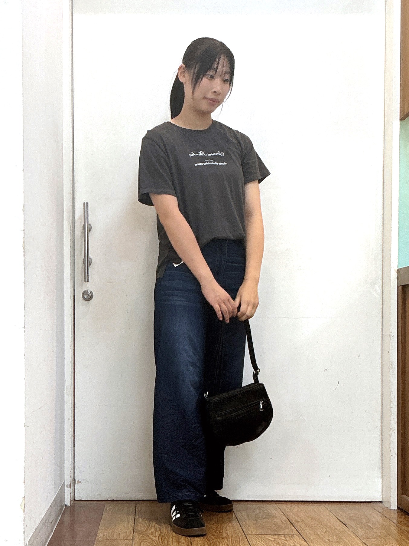 Karinさんの「SHOO･LA･RUE｜【ひんやり/S-LL/洗濯機可】真夏に着たい 大人のベーシックカラープリントTシャツ」を使ったコーディネート