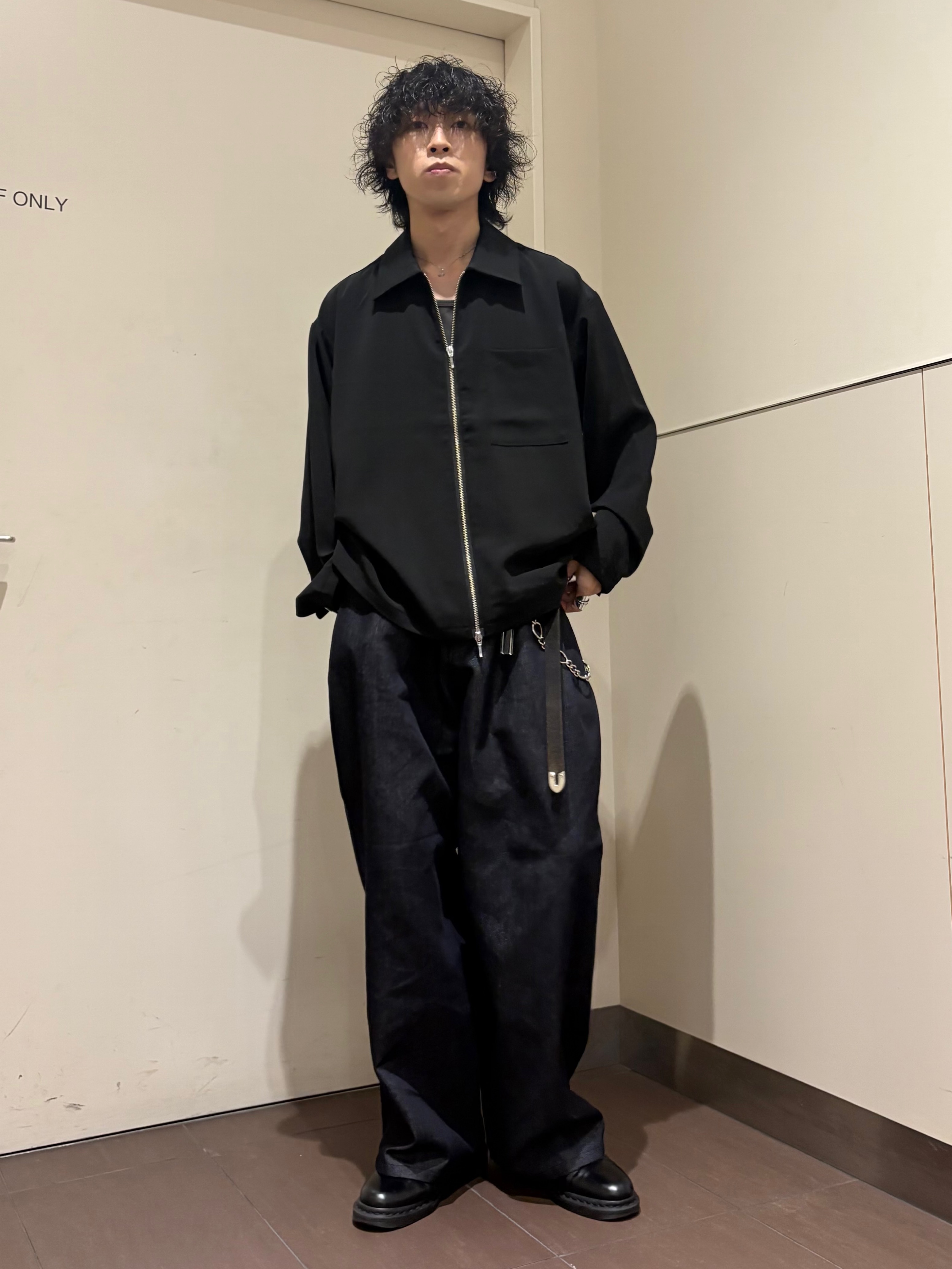 ナノシーさんの「tk.TAKEO KIKUCHI｜【色褪せしにくいデニム】Comfy Fadeless Denim Seriesワイドストレートデニム」を使ったコーディネート