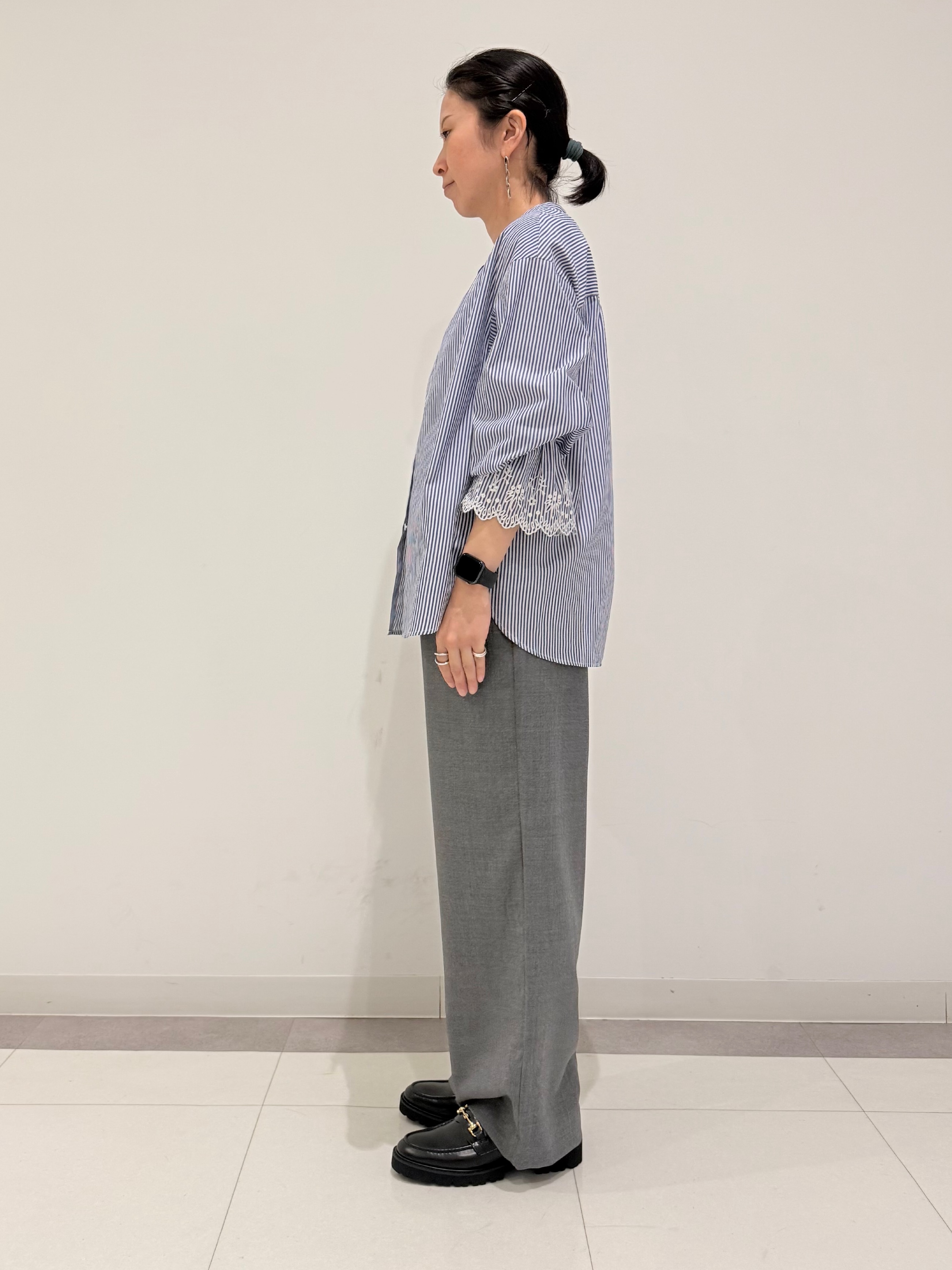 MIYAKAWAさんの「DRESSTERIOR｜エンブロイダリースリーブ ブラウス」を使ったコーディネート