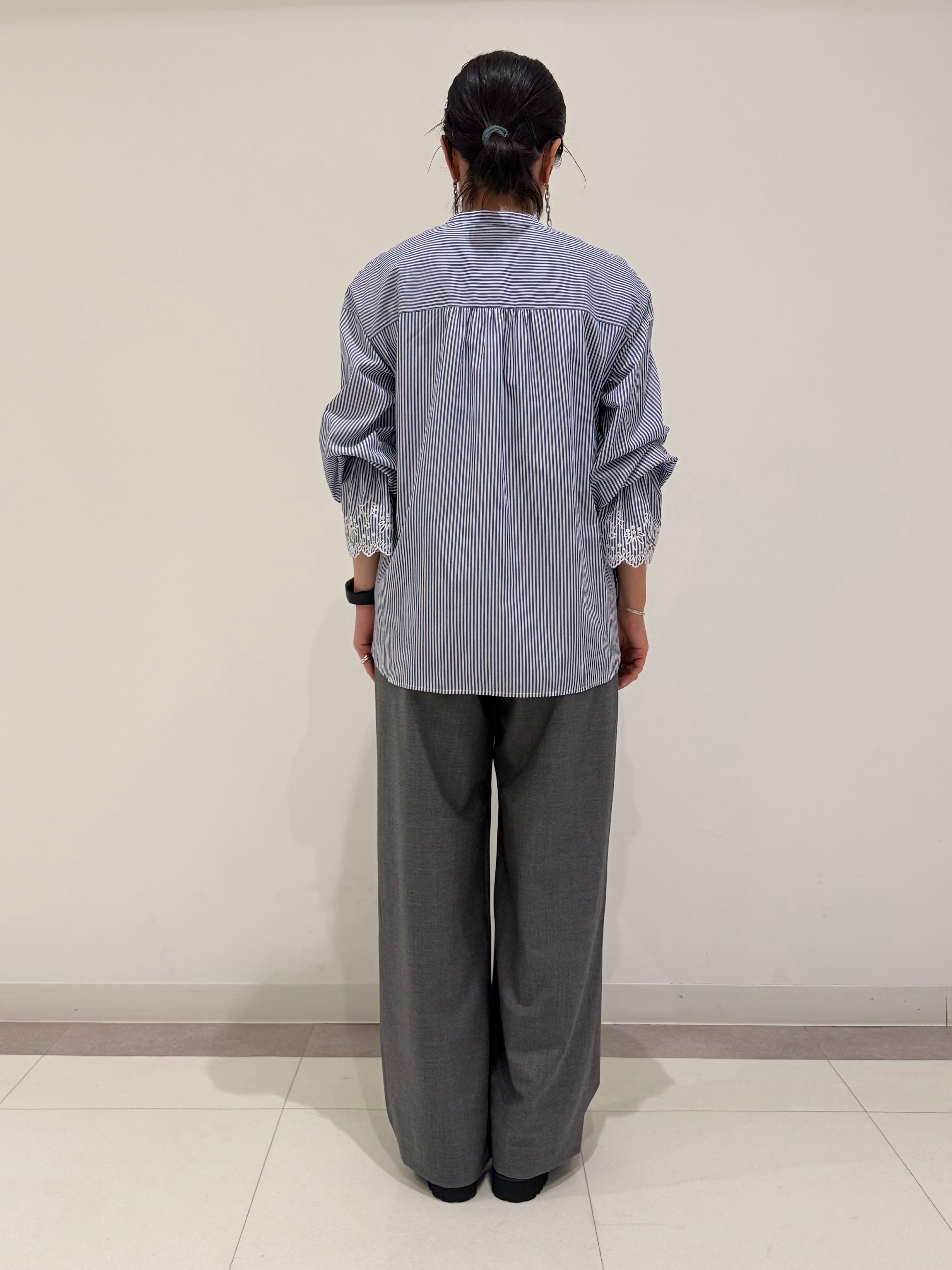 MIYAKAWAさんの「DRESSTERIOR｜エンブロイダリースリーブ ブラウス」を使ったコーディネート