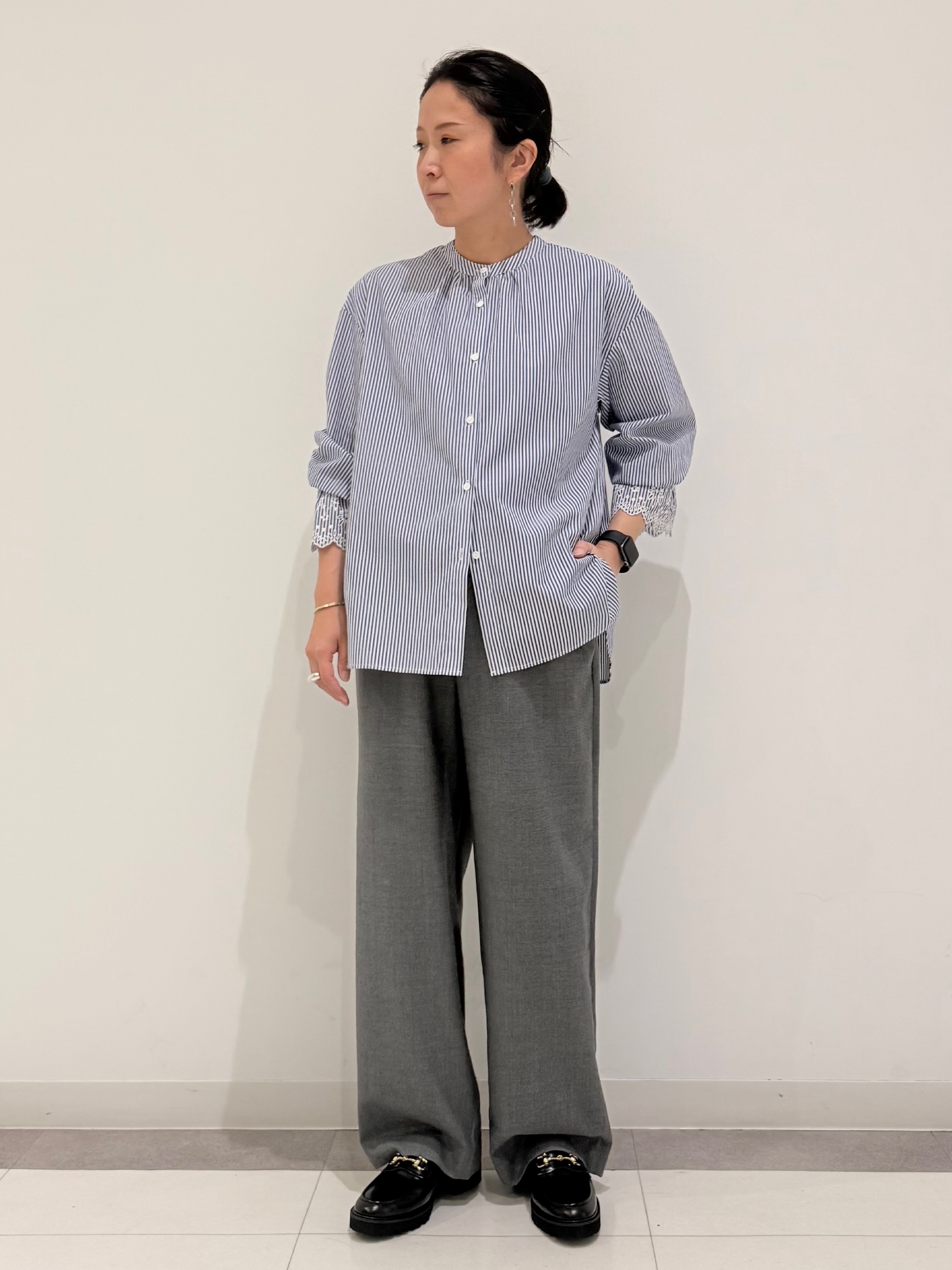 MIYAKAWAさんの「DRESSTERIOR｜エンブロイダリースリーブ ブラウス」を使ったコーディネート