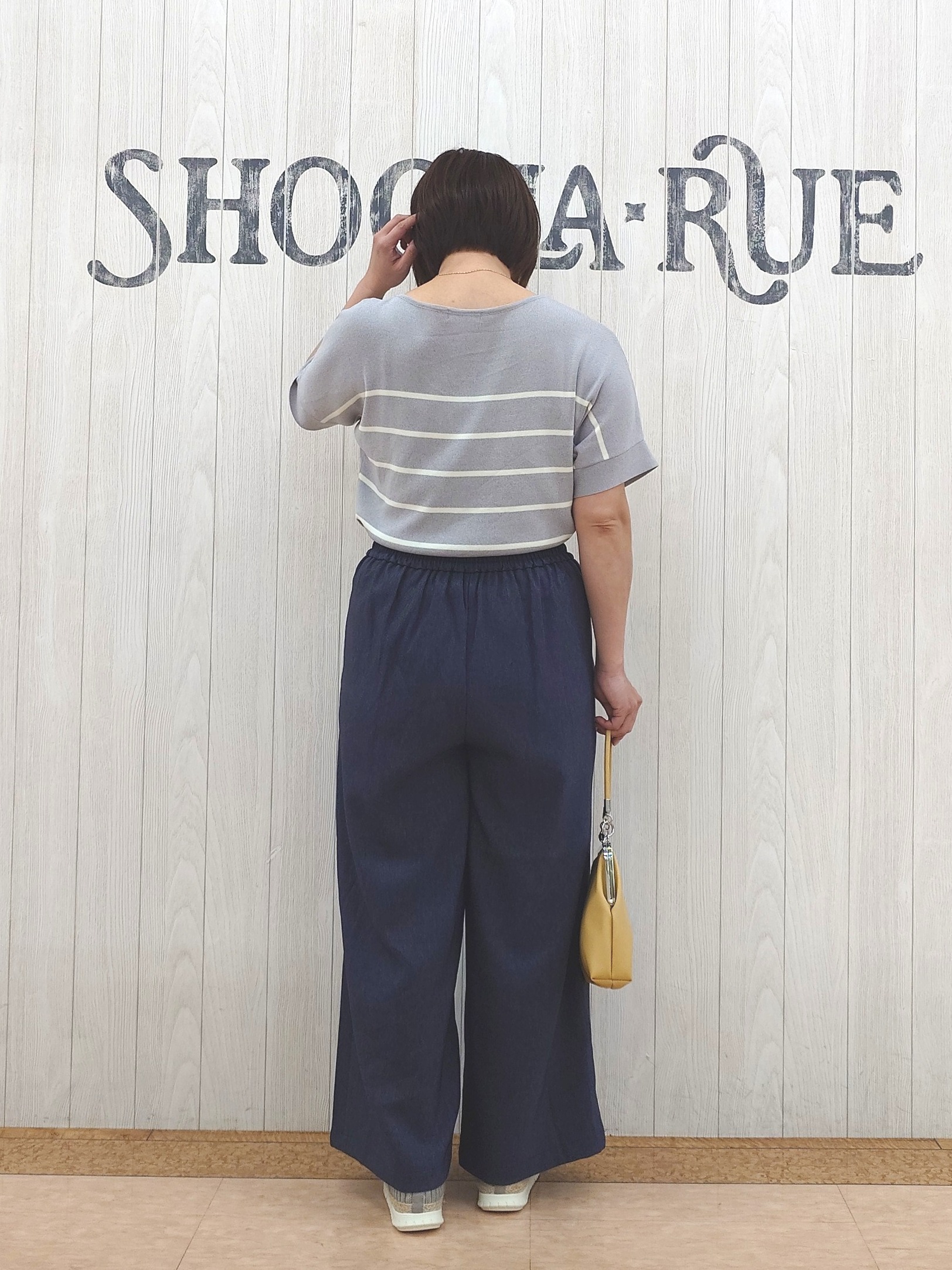 とろろさんの「SHOO･LA･RUE｜【毎日洗える/ひんやり/UV】二の腕隠れる さらっとドルマン半袖ニット」を使ったコーディネート