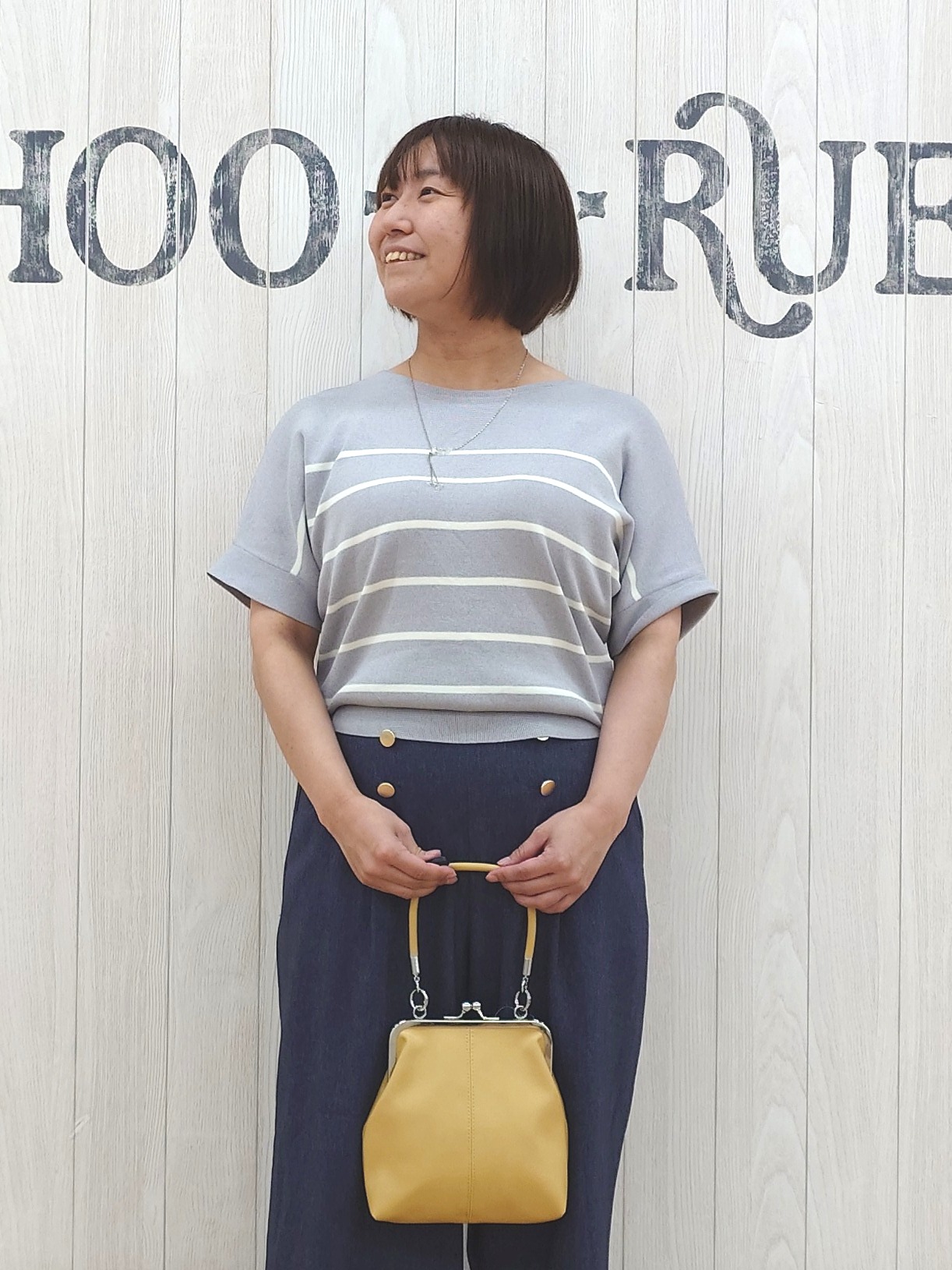 とろろさんの「SHOO･LA･RUE｜【毎日洗える/ひんやり/UV】二の腕隠れる さらっとドルマン半袖ニット」を使ったコーディネート