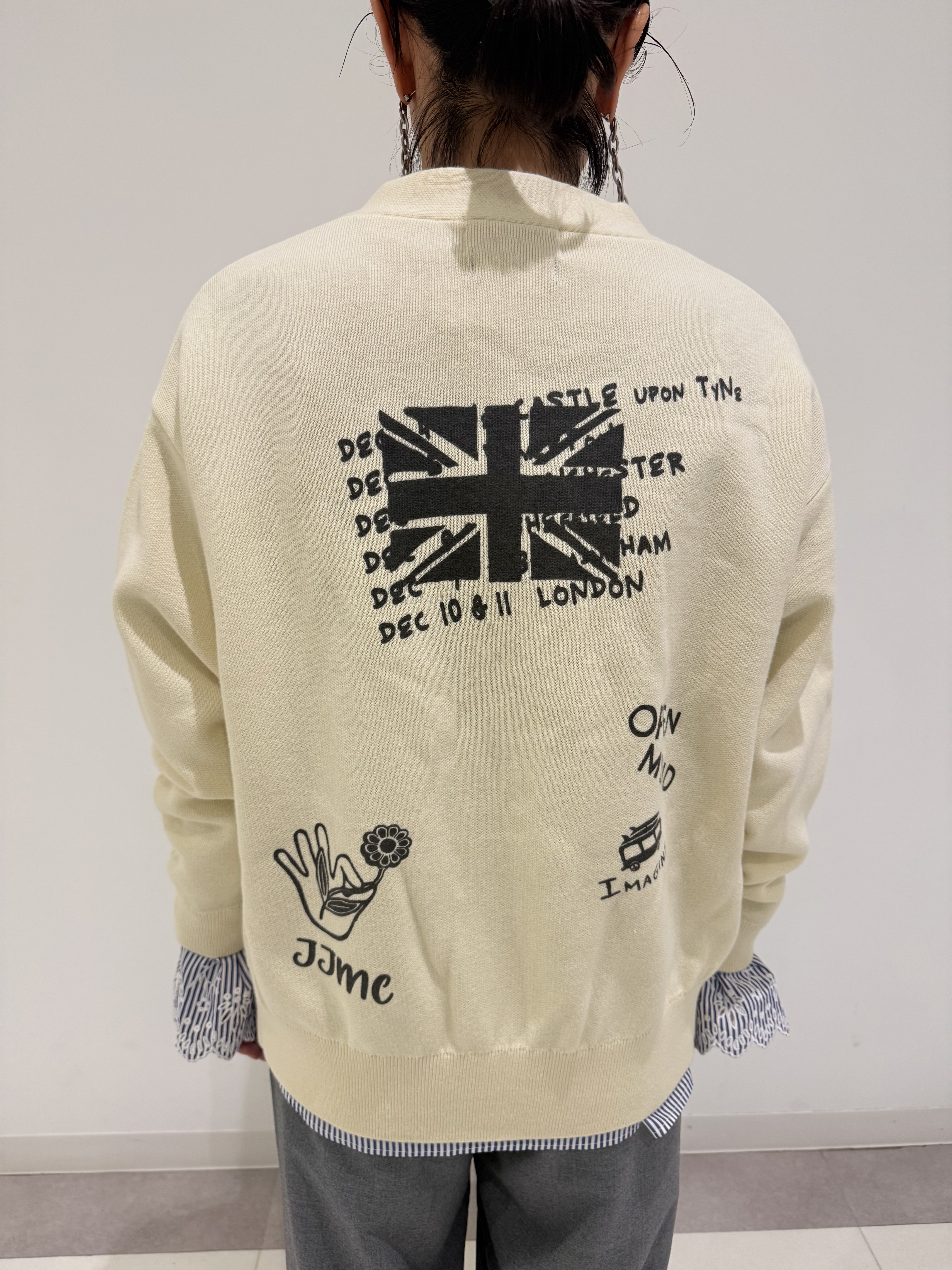 MIYAKAWAさんの「DRESSTERIOR｜エンブロイダリースリーブ ブラウス」を使ったコーディネート