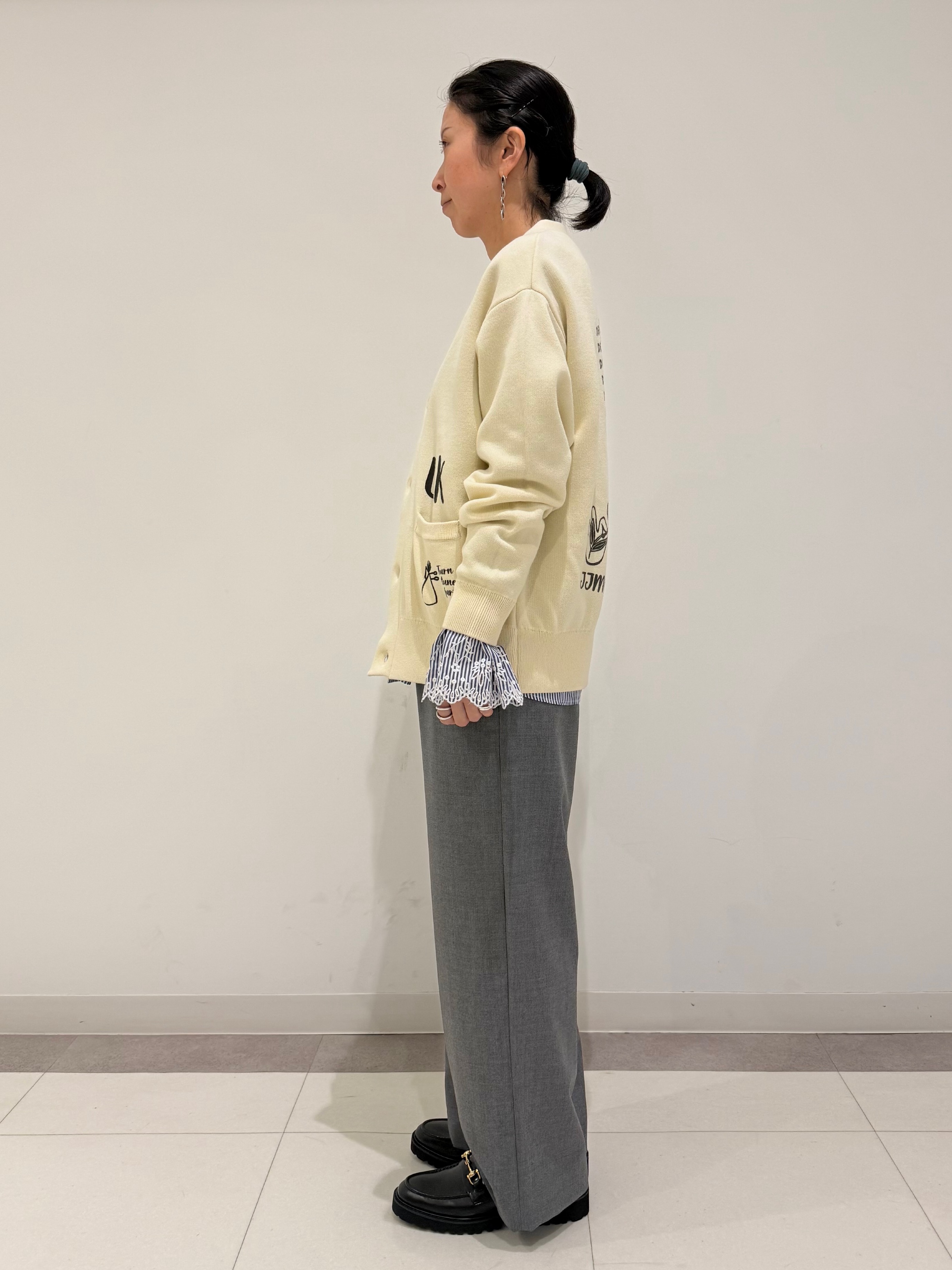 MIYAKAWAさんの「DRESSTERIOR｜エンブロイダリースリーブ ブラウス」を使ったコーディネート