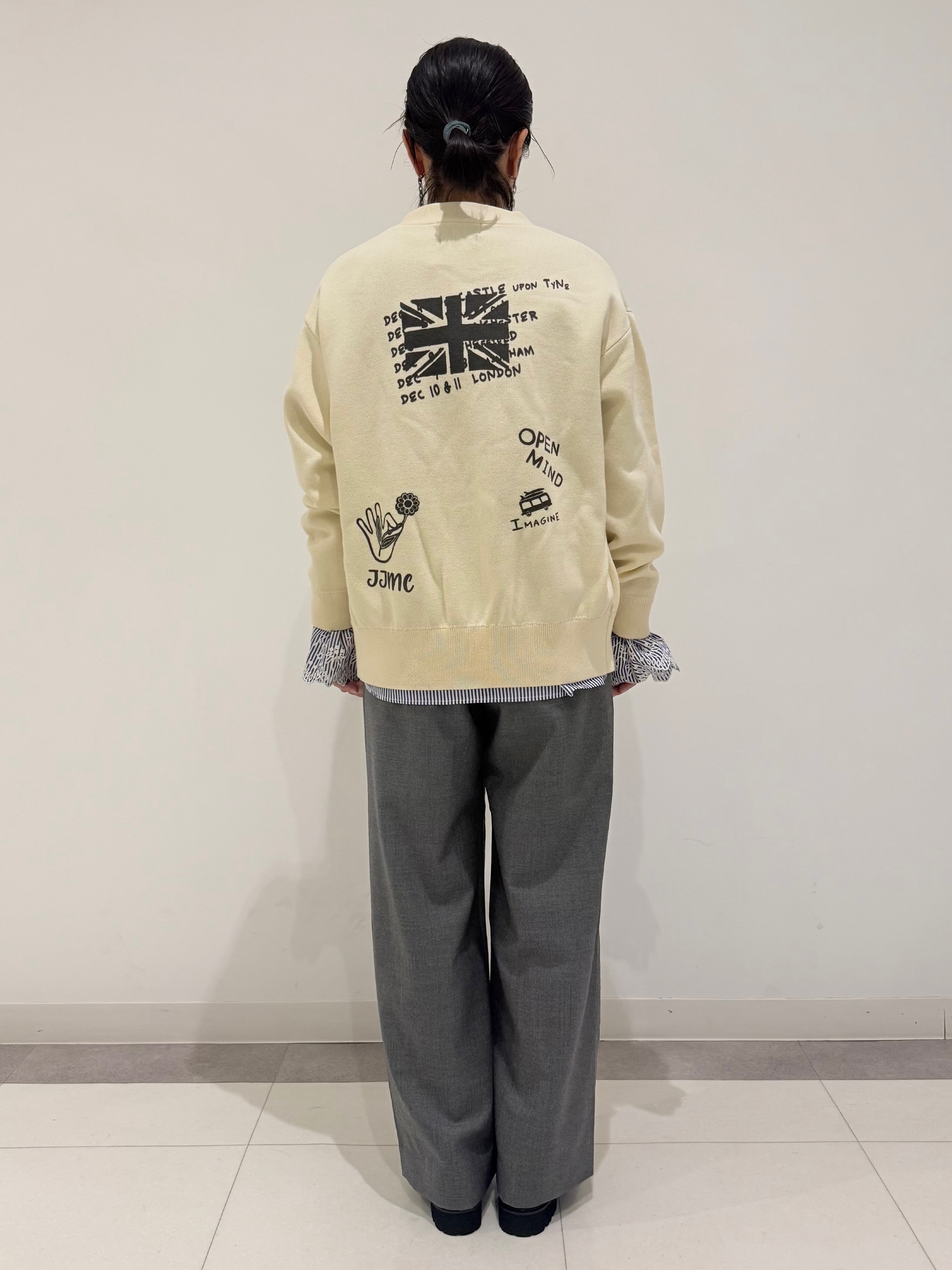MIYAKAWAさんの「DRESSTERIOR｜エンブロイダリースリーブ ブラウス」を使ったコーディネート