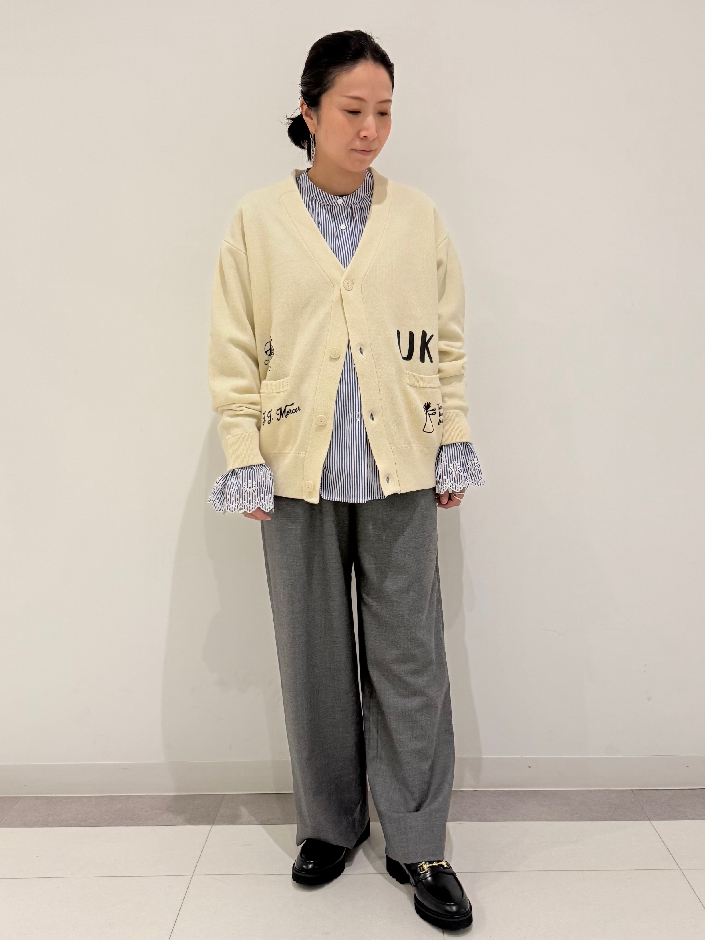 MIYAKAWAさんの「DRESSTERIOR｜エンブロイダリースリーブ ブラウス」を使ったコーディネート