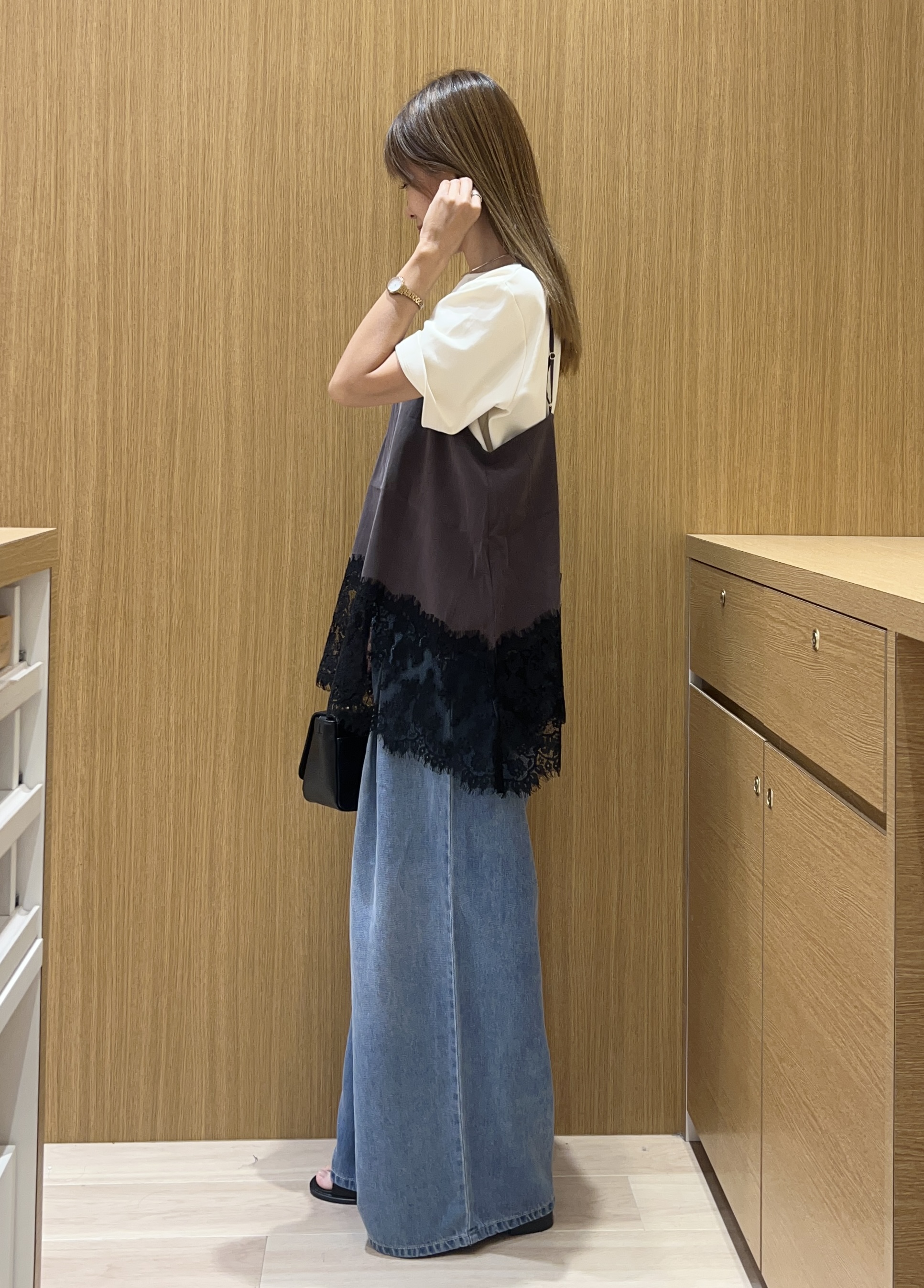 meeさんの「OPAQUE.CLIP｜裾レース マットサテンキャミ【洗濯機OK】」を使ったコーディネート